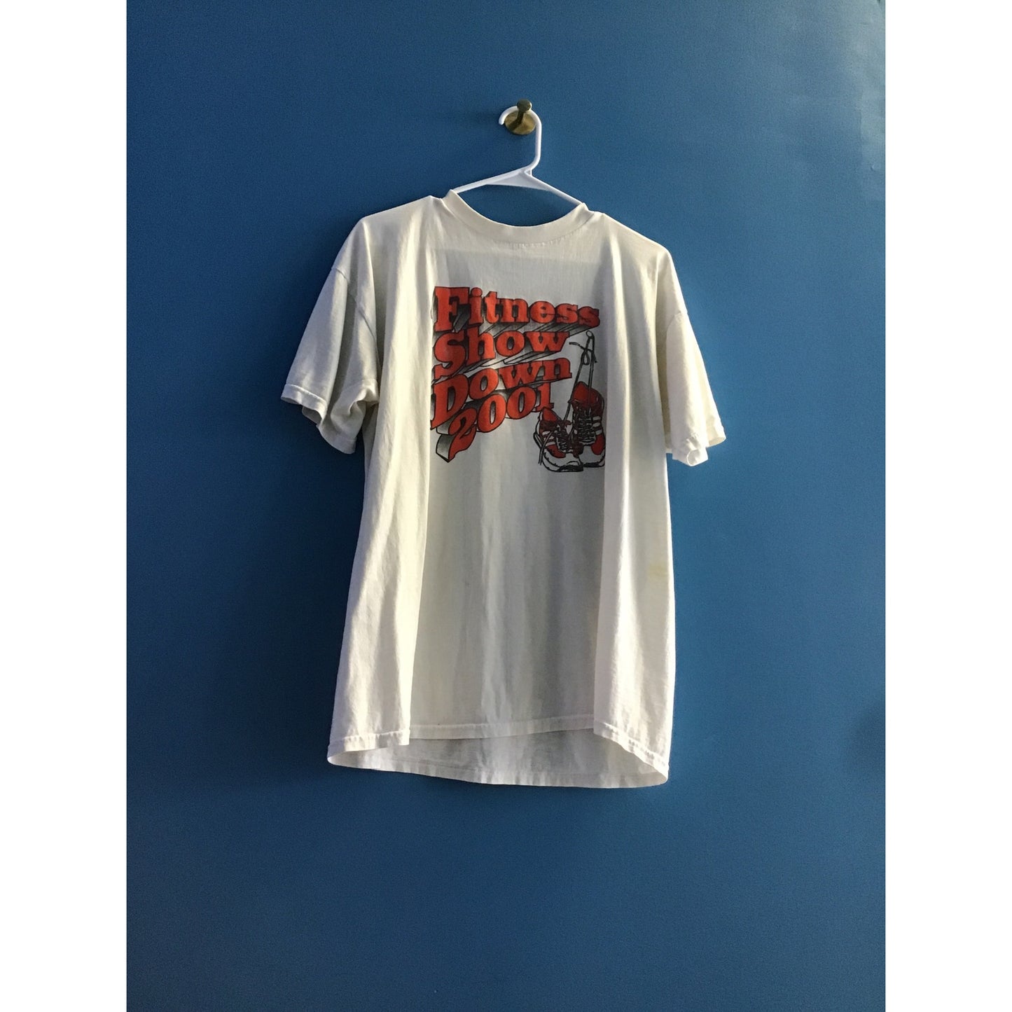 Fruit of the Loom IU Hoosiers Fitness Showdown 2001 Graphic Print White Shirt XL