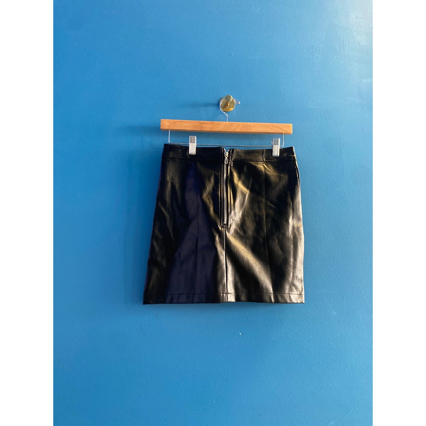 Guanny Modern Black Faux Leather Skirt Back Zip Up Women's Size Small
