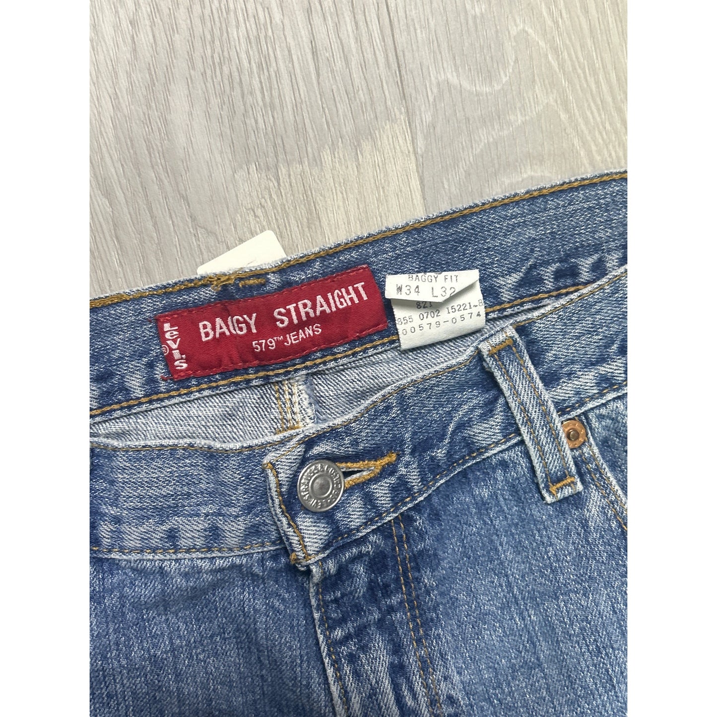 Levi's 579 Baggy Straight Fit Jeans Medium Wash 5-Pockets Men's Size 34x32