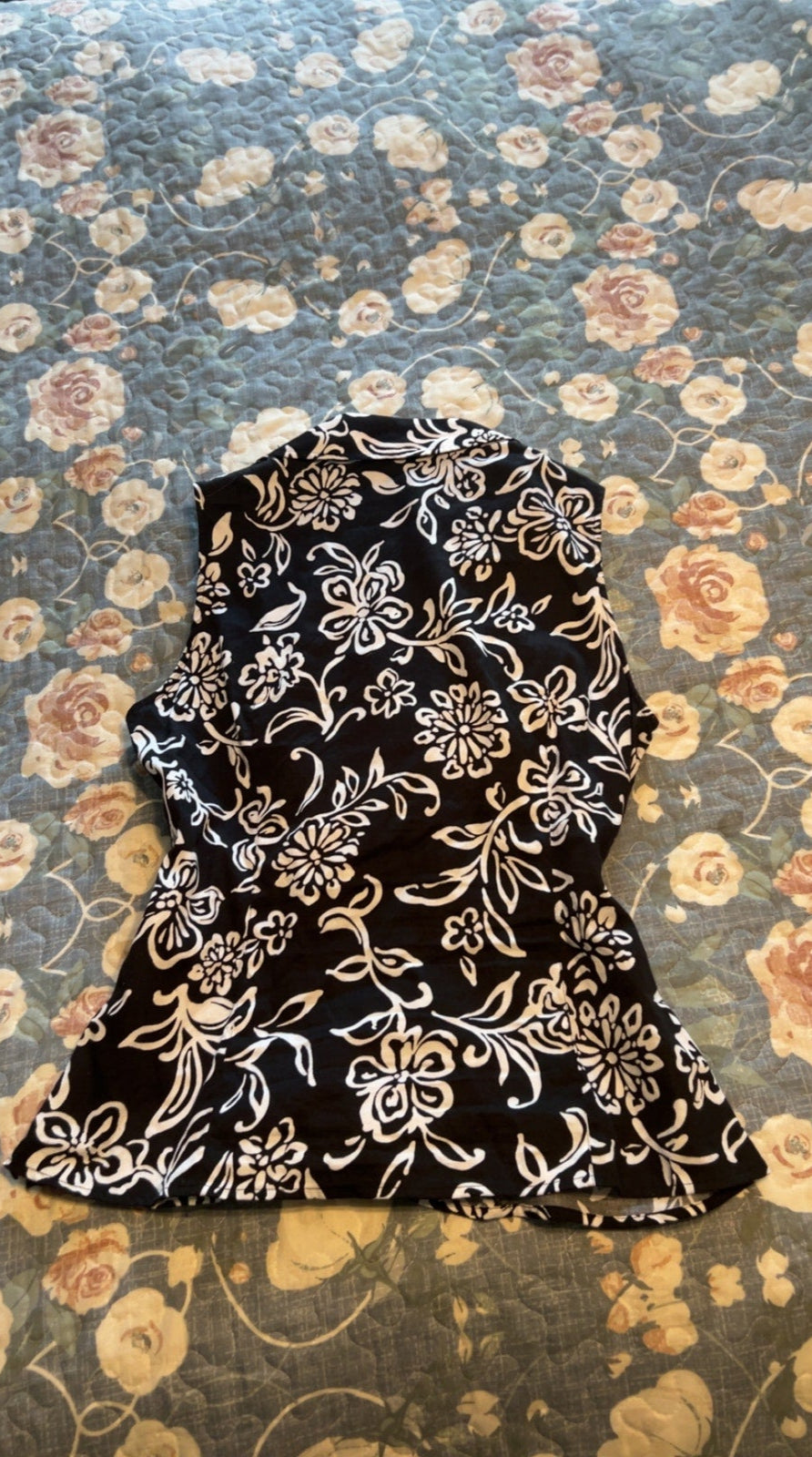 Vintage Jones New York Black White Floral V-neck Shirt Sleeveless Women's Medium