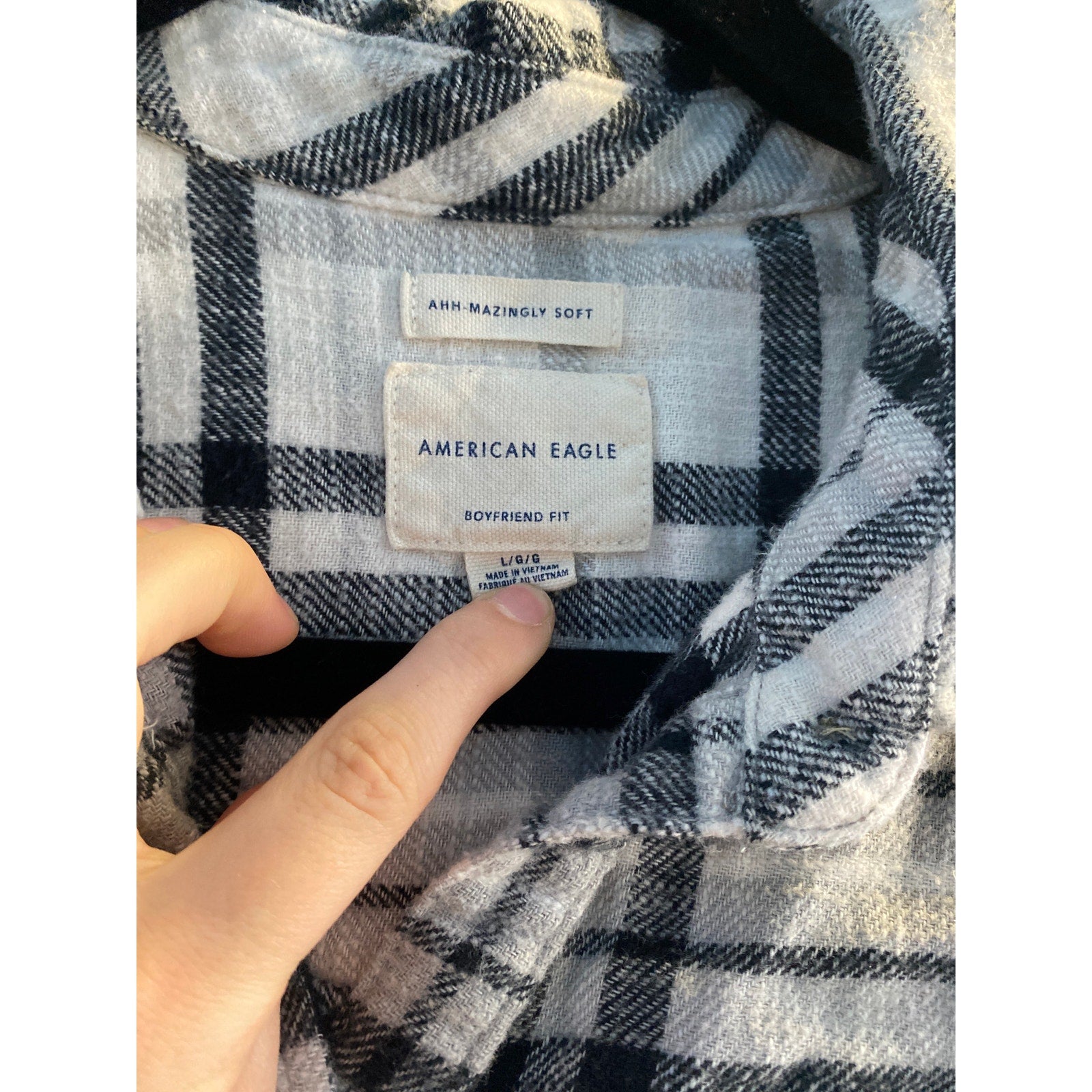 American Eagle Outfitters Black Gray Button Up Flannel Shirt Boyfriend Fit Large