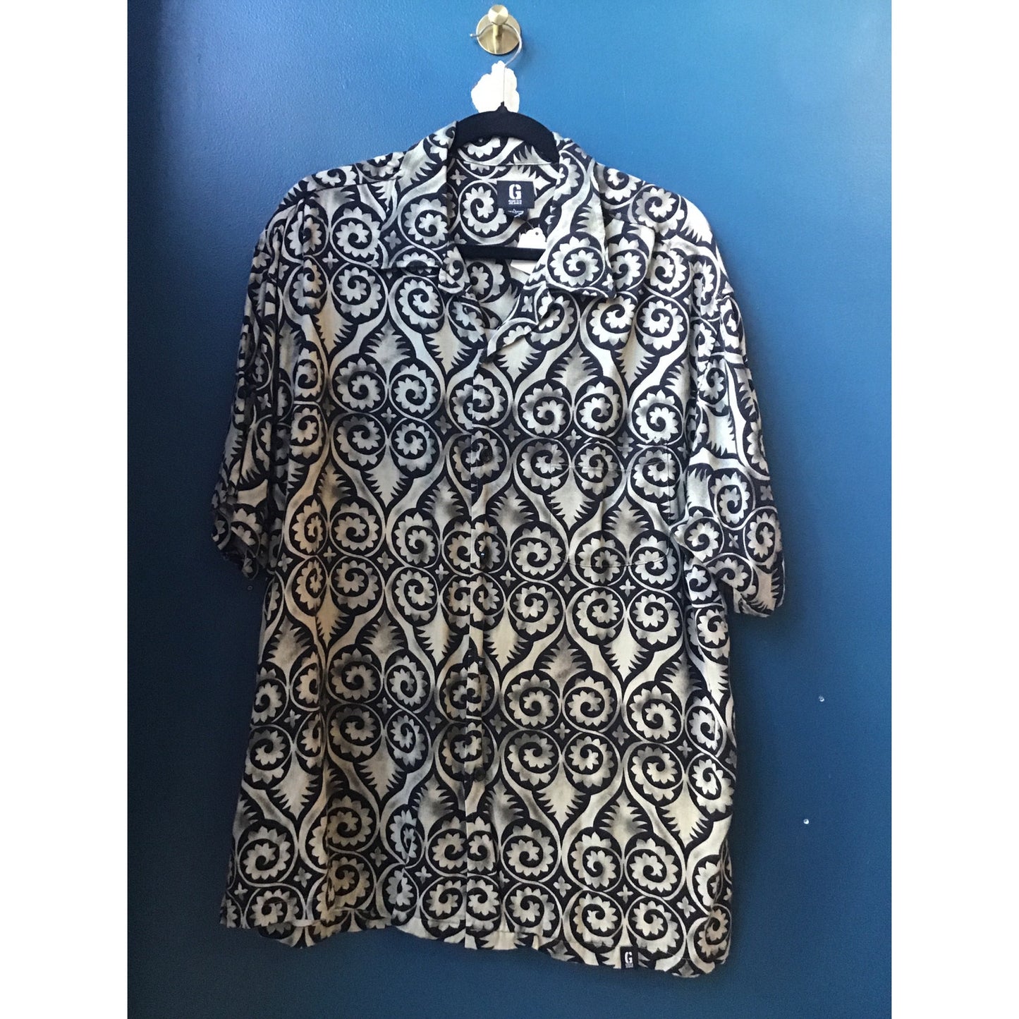 Vtg Guess Hawaiian Shirt Beige Geometric Tribal Aloha Rayon Button Up Men Large