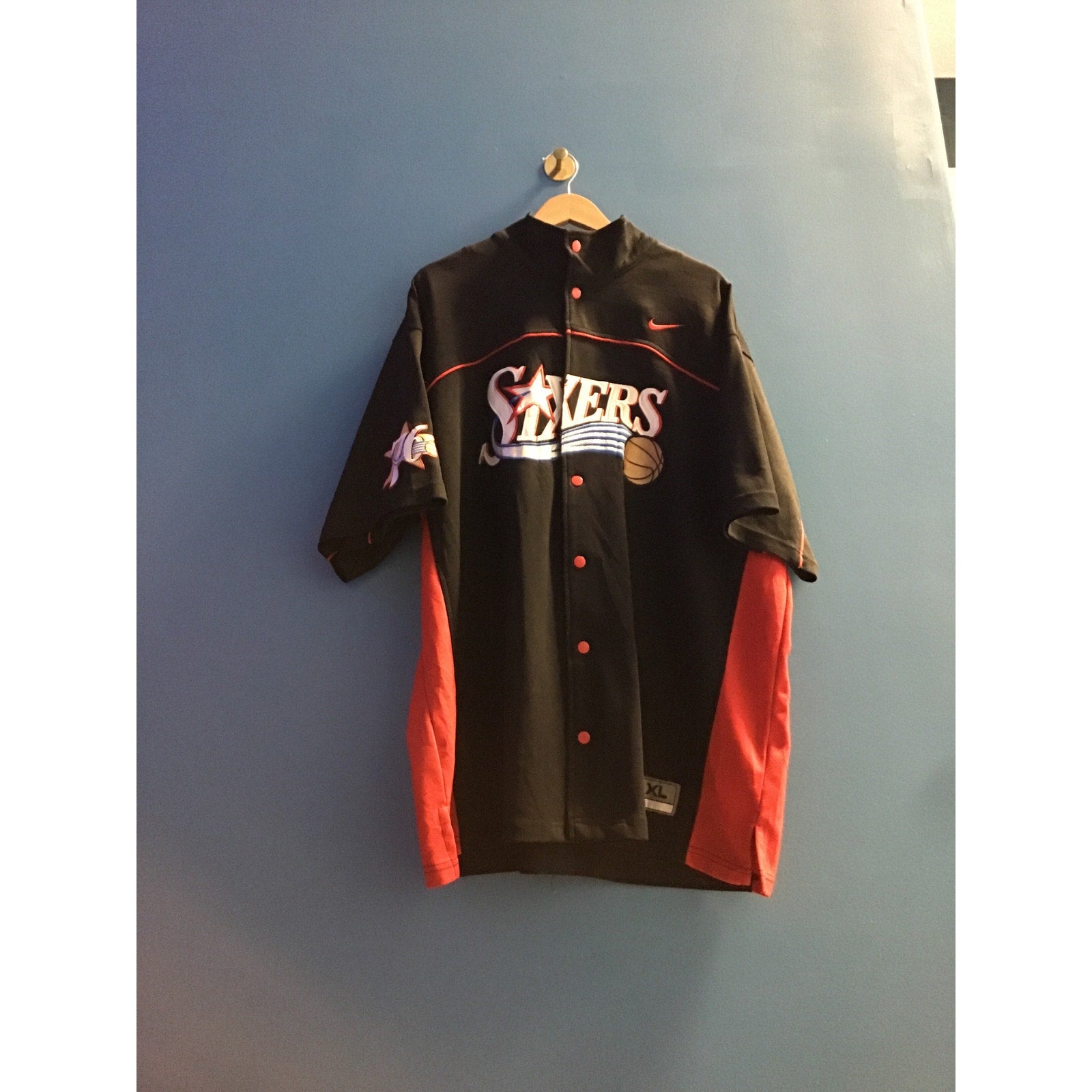 Vintage Nike Philadelphia Sixers Button Down Collared Black Shirt Men's Size XL