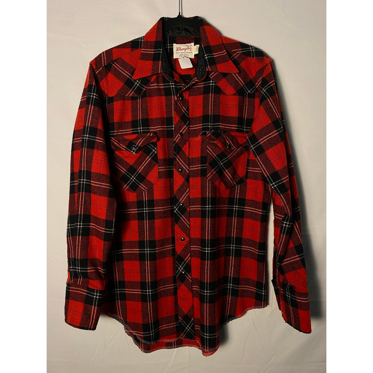 Vintage Wrangler Black Red Flannel Button Up Shirt Long Tails Men's 15.5x33