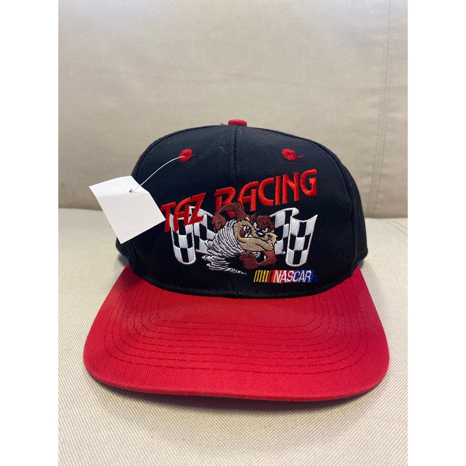 Vintage Looney Tunes Racing NASCAR Tazmanian Devil Embroidered Red Black Hat