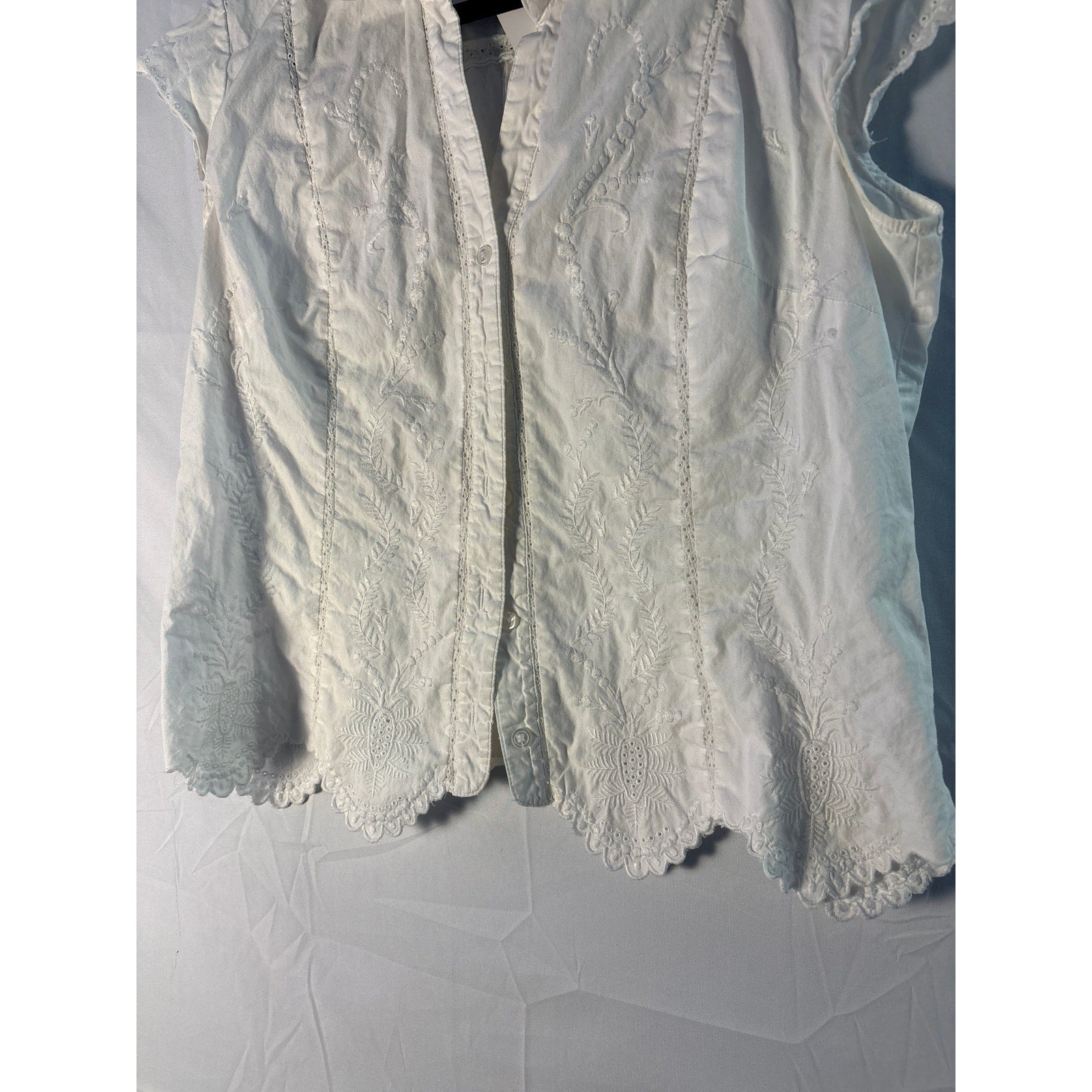 DressBarn White Floral Lace Textured Button Up Blouse Cap Sleeve Women's Large