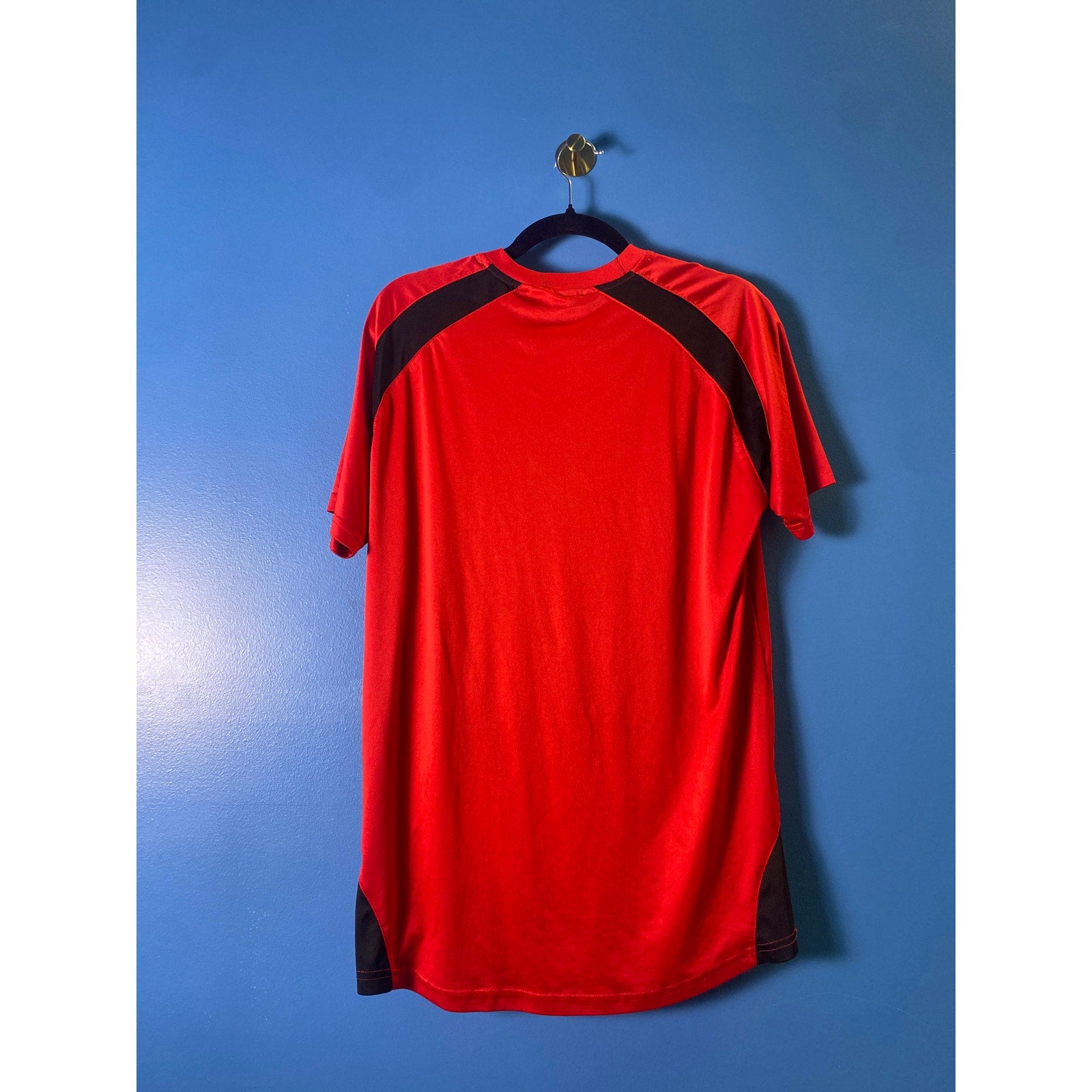 Manchester United Red White Black V-Neck Football Soccer Jersey Shirt Size XL?