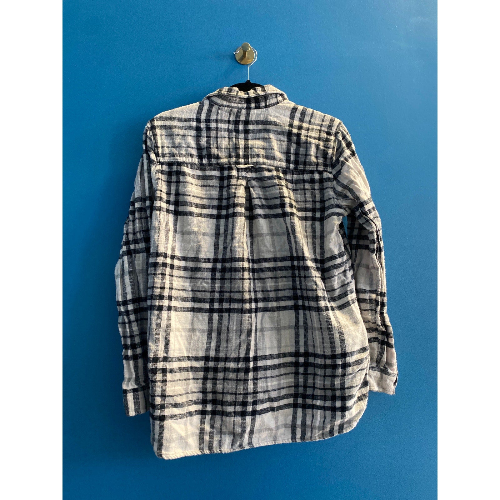 American Eagle Outfitters Black Gray Button Up Flannel Shirt Boyfriend Fit Large