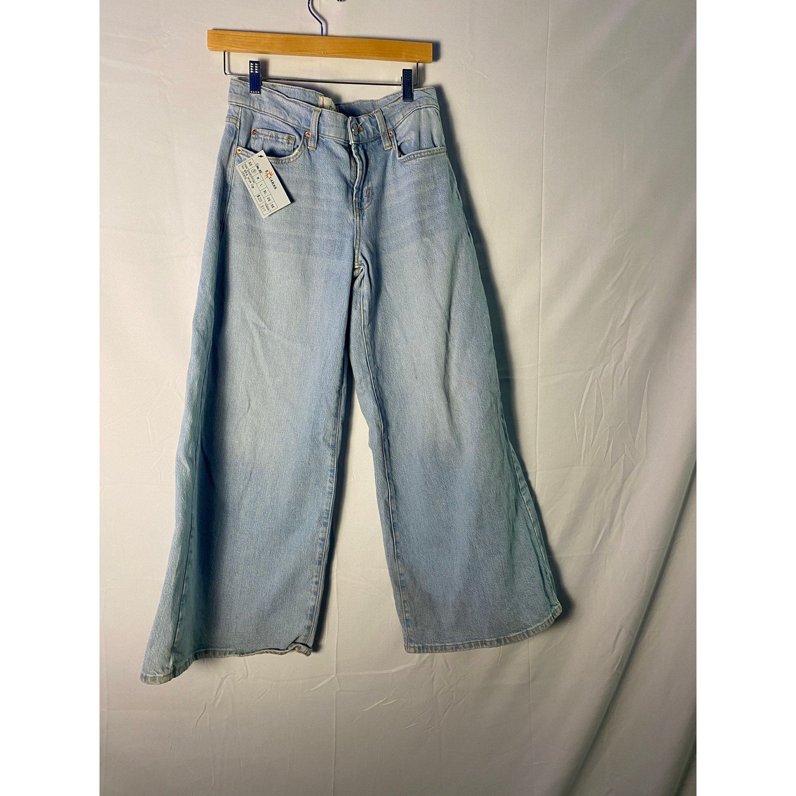 Urban Outfitters Blue Denim Wide Leg Baggy Jeans Light Wash Size Small Low Rise