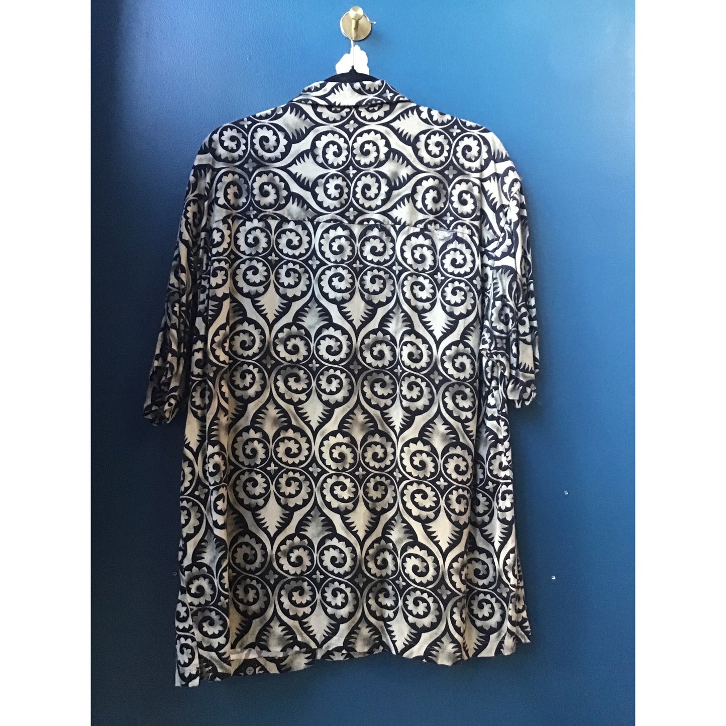 Vtg Guess Hawaiian Shirt Beige Geometric Tribal Aloha Rayon Button Up Men Large