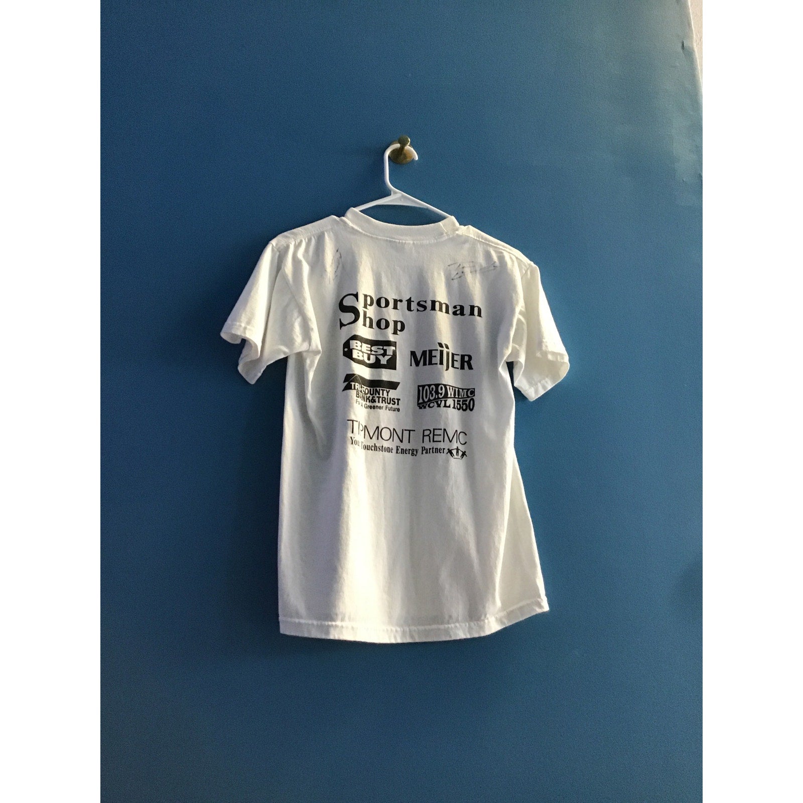 Jerzees Damon Bailey Basketball Camp with AUTOGRAPHED White Shirt Size Small