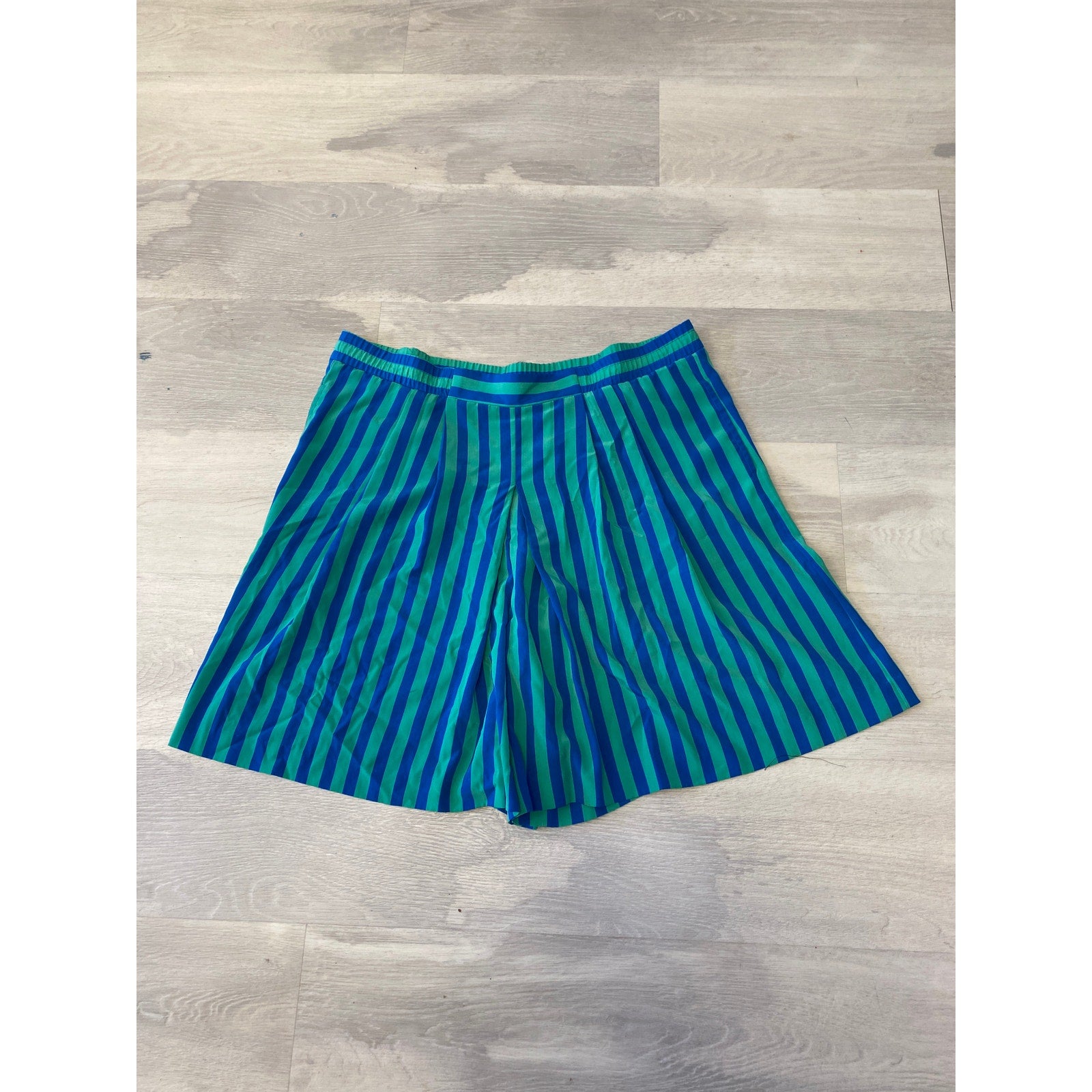 Vintage TanJay Blue Teal Green Stripe High Waist Pleated Shorts Women's Size 10