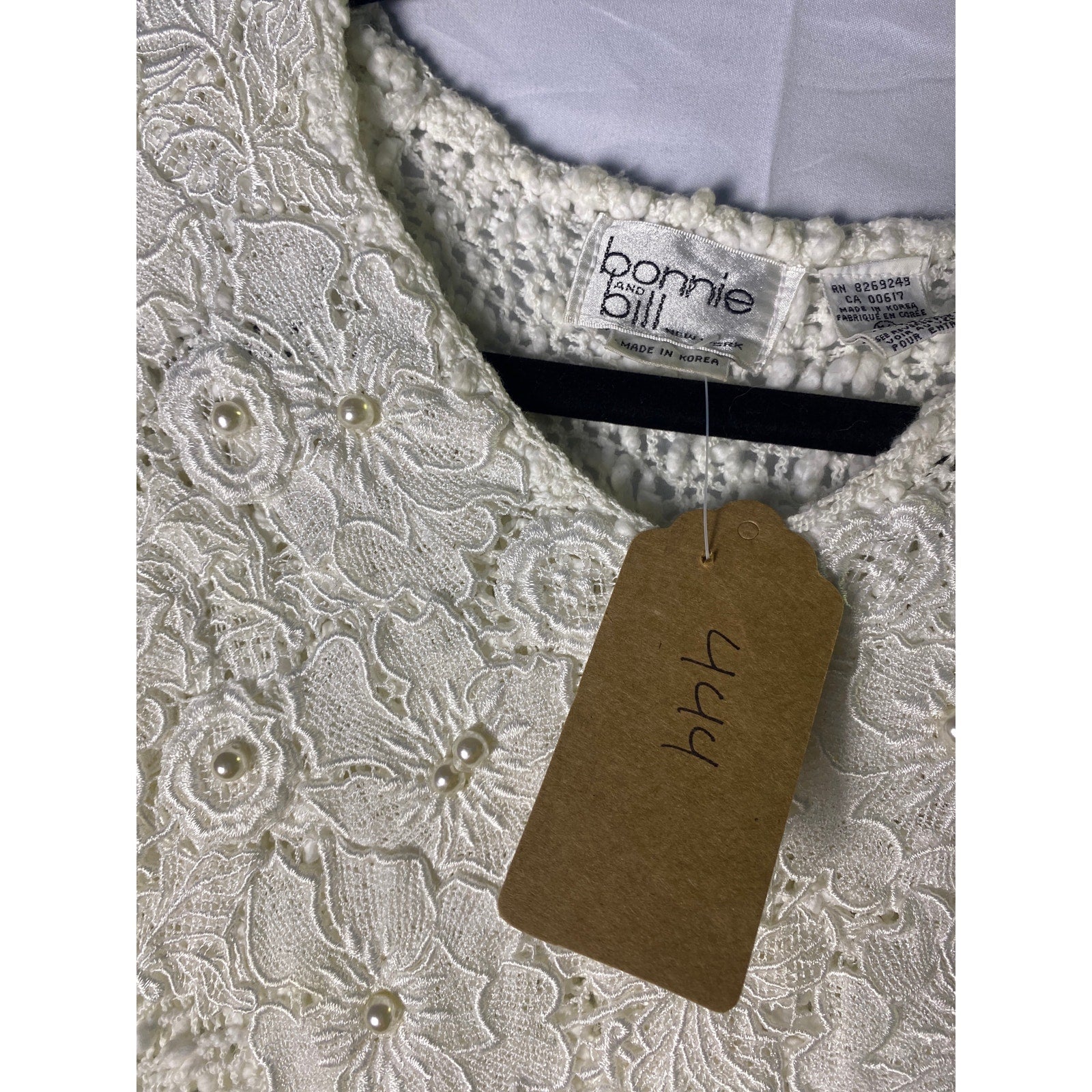 Bonnie & Bill White Floral Pearl V-neck Embellished Sweater Women's Size Medium
