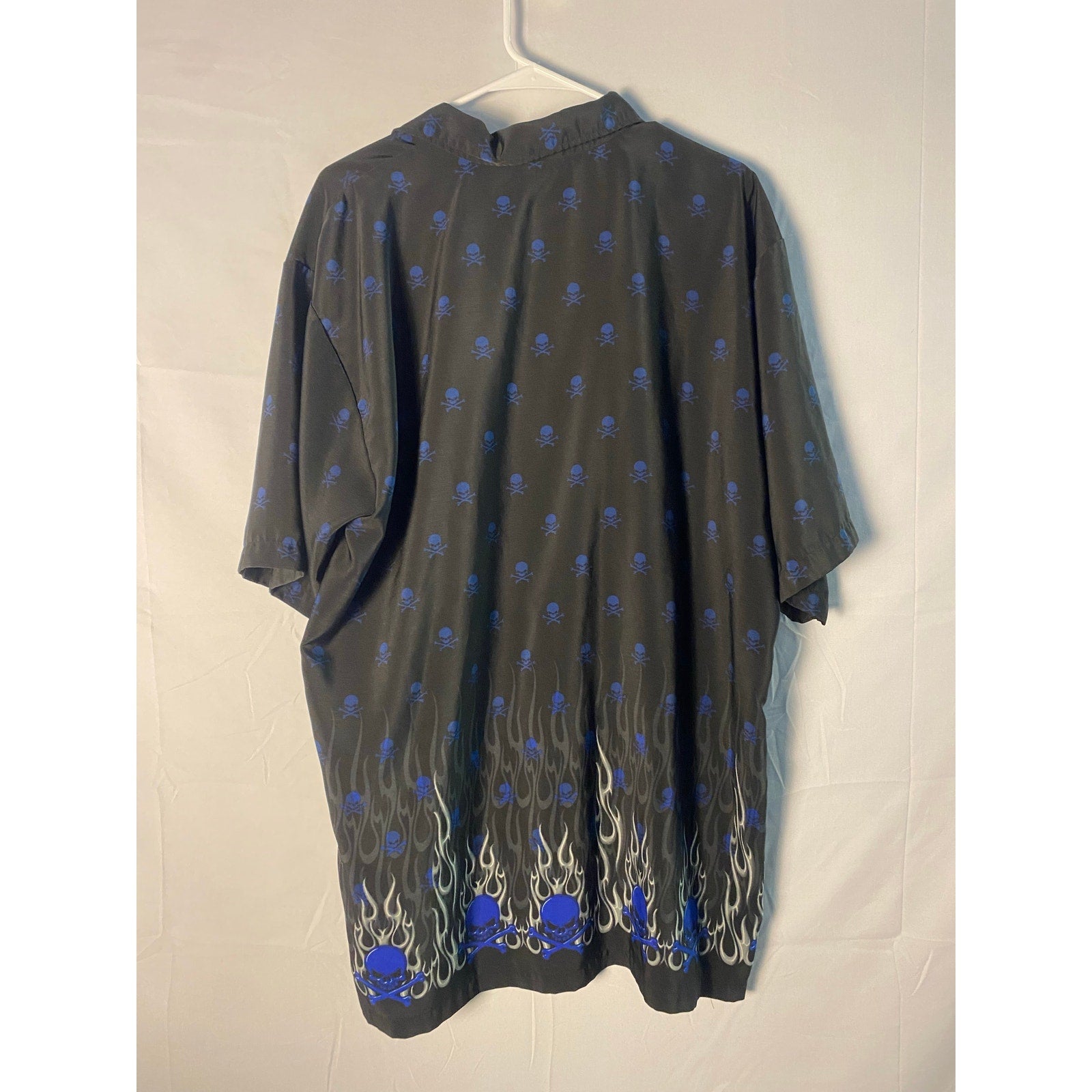 MT:2 Flame Skulls Print Black Button Up Short Sleeve Men's Size XL