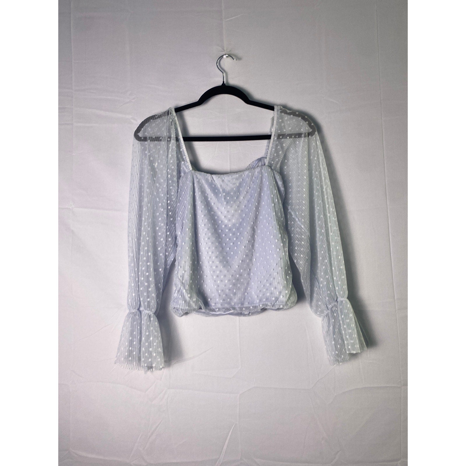 Madi Mase Cropped Long Sleeve White Polka Dot Blue Blouse Women’s Size Medium