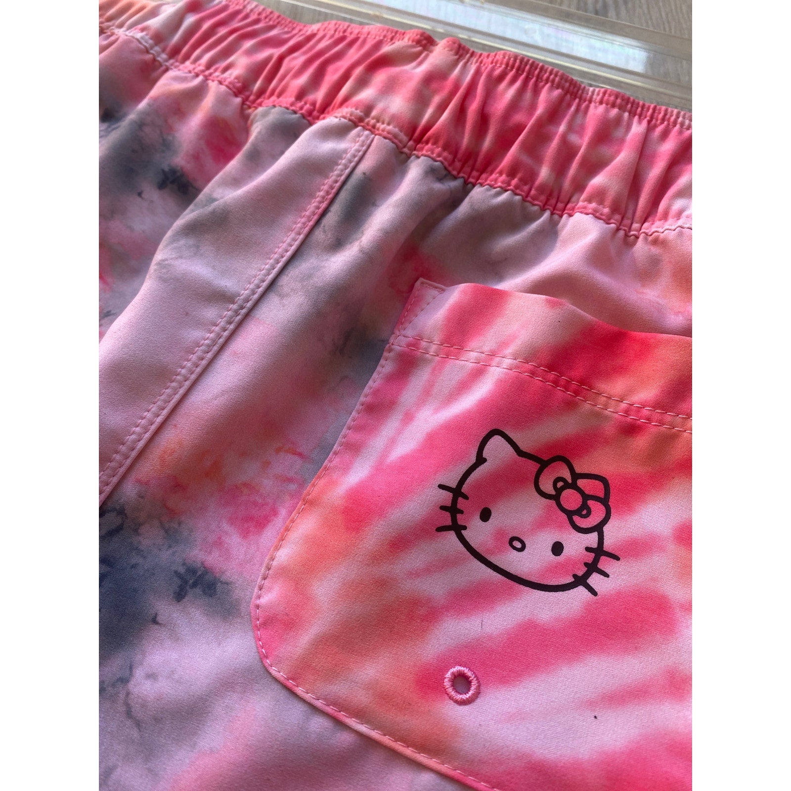 Hurley Hello Kitty Phantom Beachrider Tie Dye Boardshorts Pink Foam Womens Large