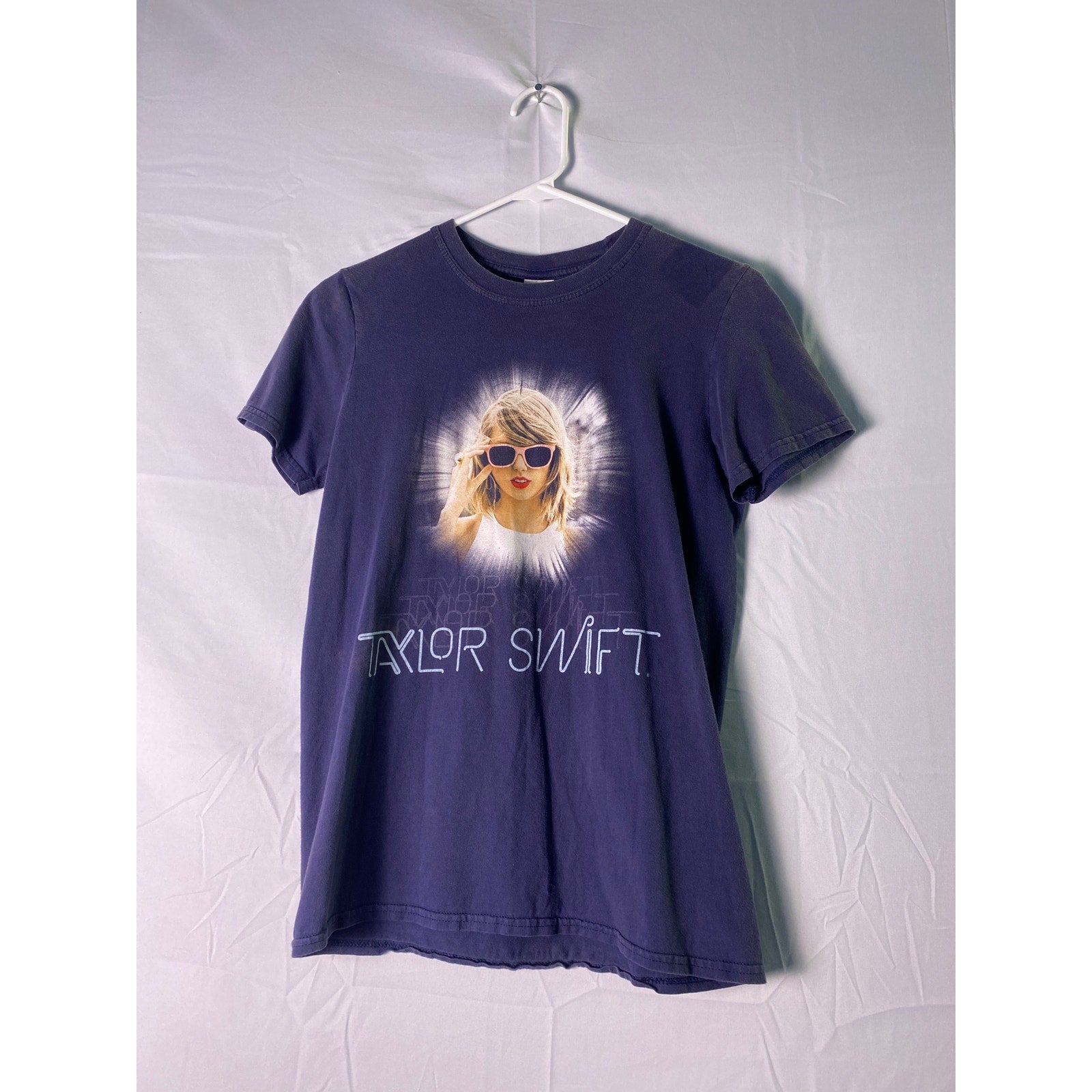 Gildan Taylor Swift The 1989 World Tour Graphic Print Blue Shirt Mens Size Small