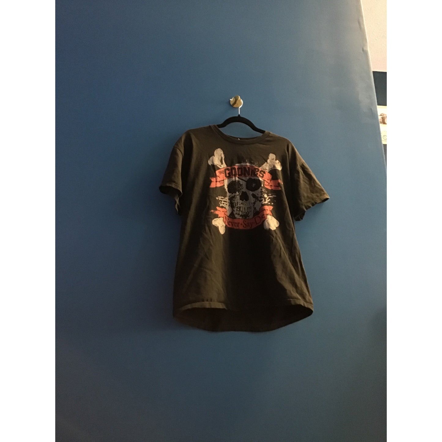 Vintage y2K The Goonies Never Say Die Print Black T-Shirt Men's Size XL?