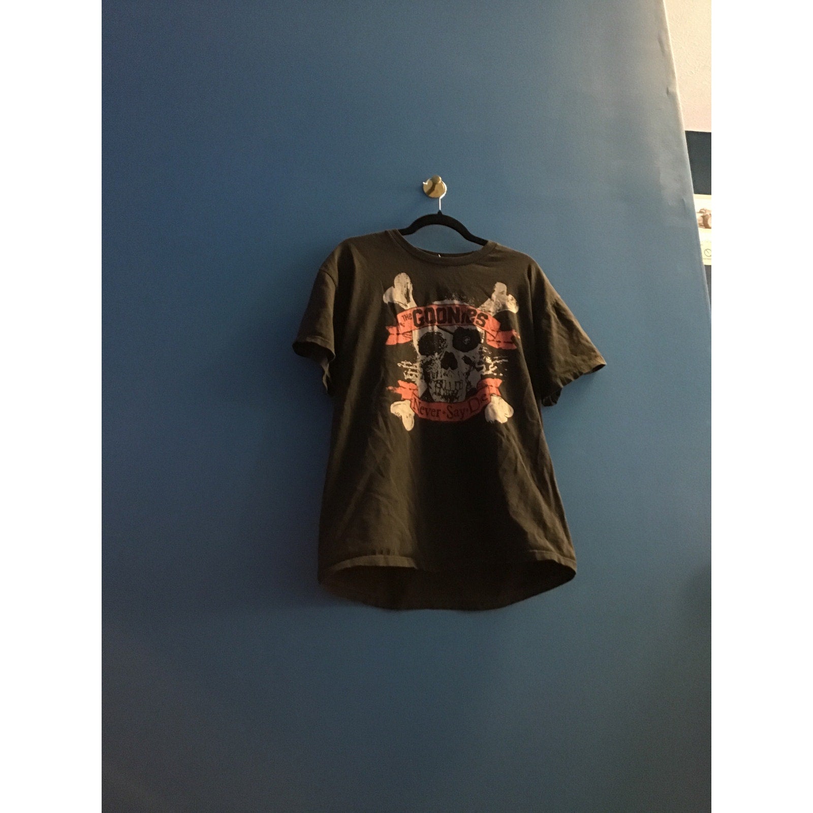 Vintage y2K The Goonies Never Say Die Print Black T-Shirt Men's Size XL?