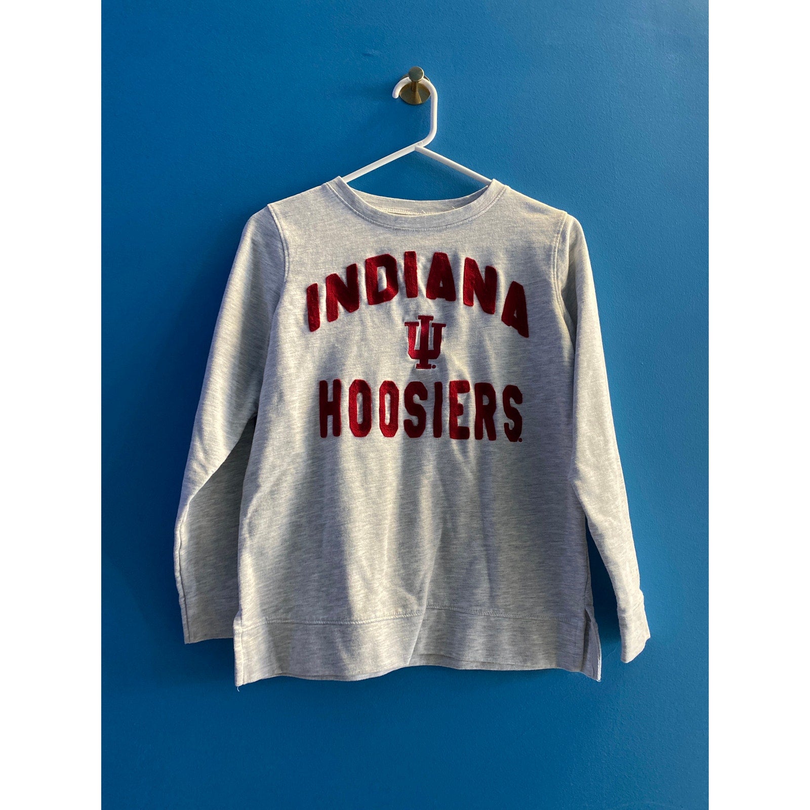 Sideline Apparel IU INDIANA Hoosiers Embroidered Crew Neck Gray Sweatshirt Small