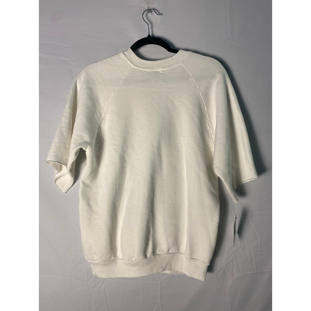 Vintage 80s Jerzees Teddy Bear Stocking Up Xmas Print Cut Off Sleeves Crewneck White Shirt&nbsp;