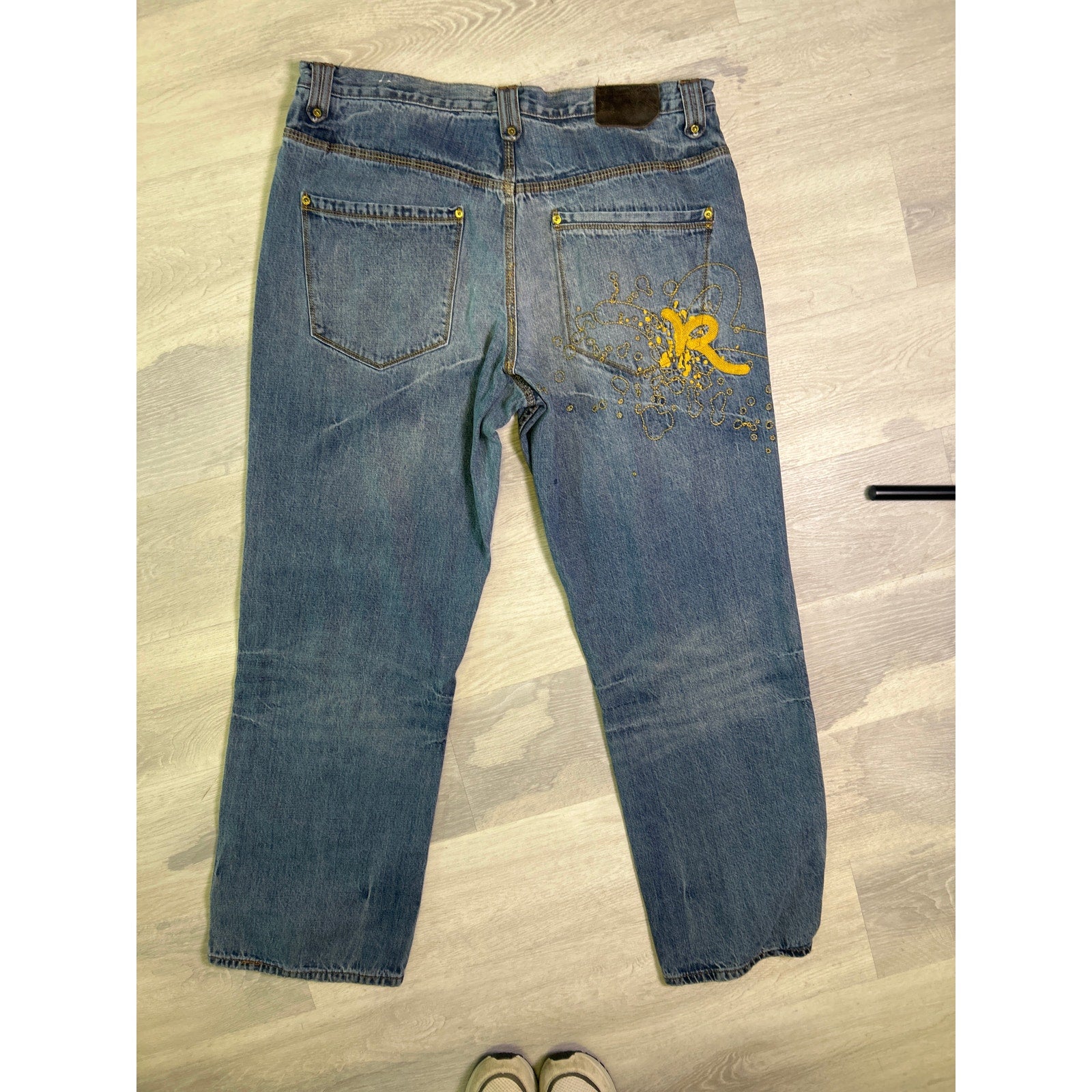Y2K Rocawear Embroidered Yellow "R" Straight Leg Medium Wash Jeans Men's Size 40