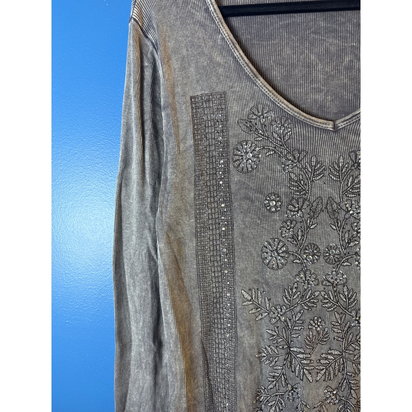 Vocal Gray Floral Rhinestone Long Sleeve Thermal Tunic Shirt Women's Size XL