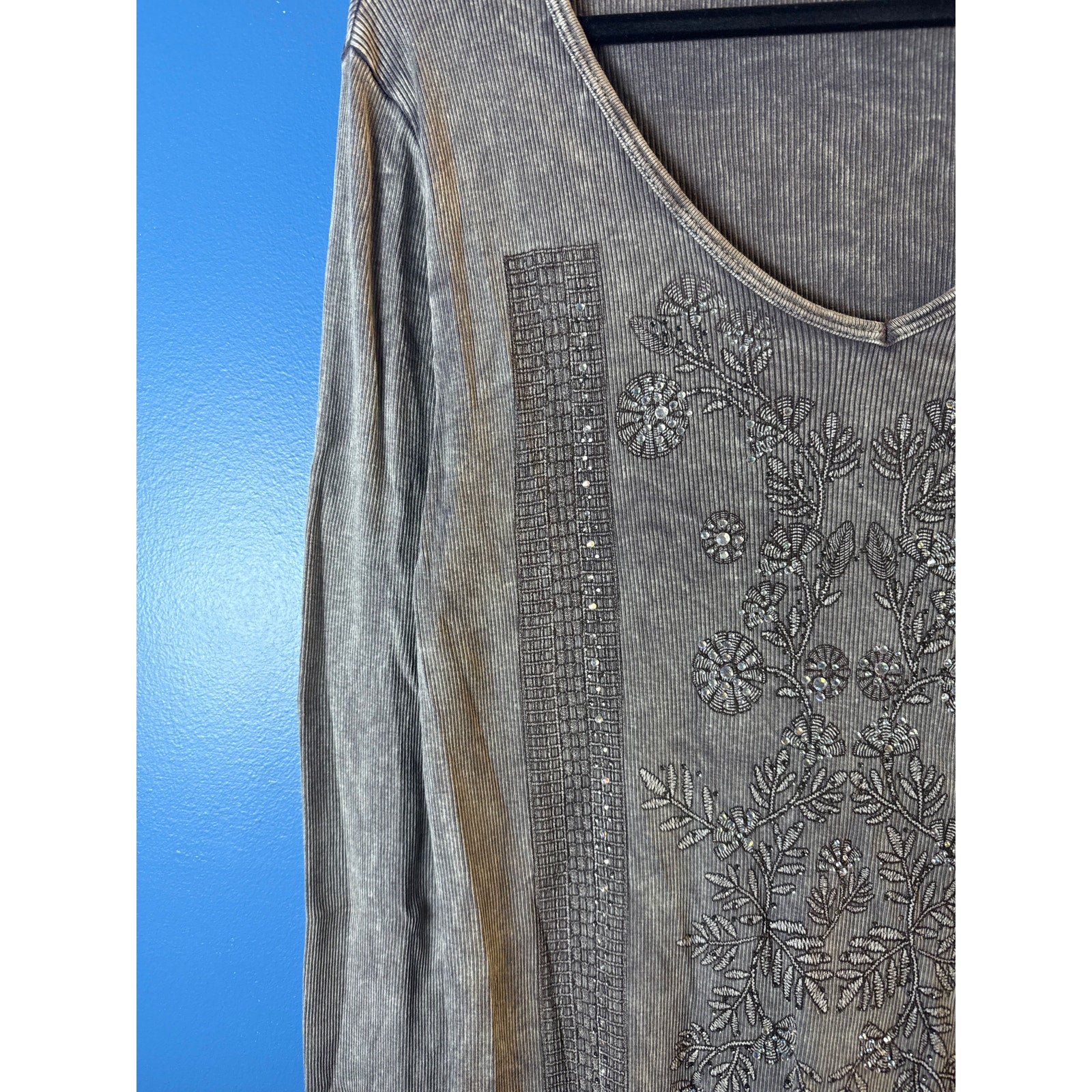 Vocal Gray Floral Rhinestone Long Sleeve Thermal Tunic Shirt Women's Size XL