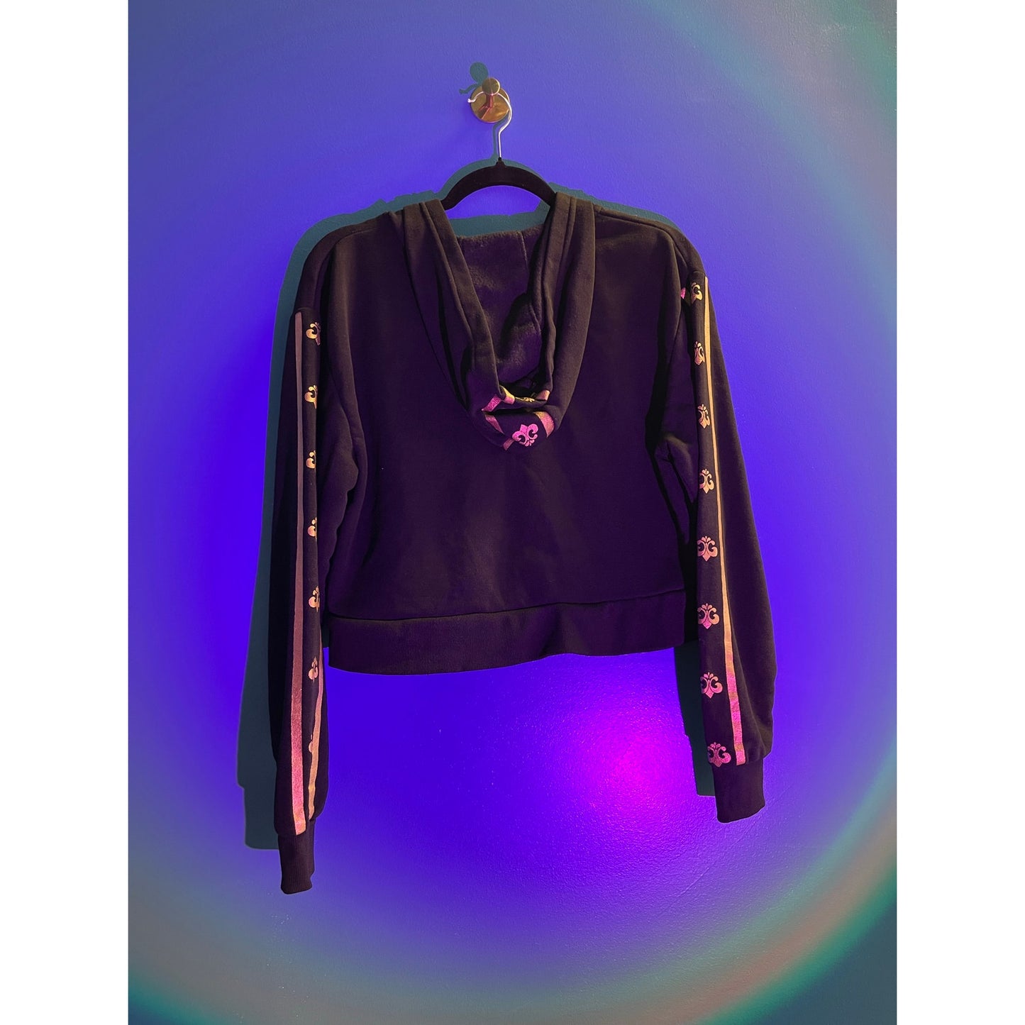 Dereon Black Hoodie Lace Up Cropped Sweatshirt Graphic Print Women's Medium