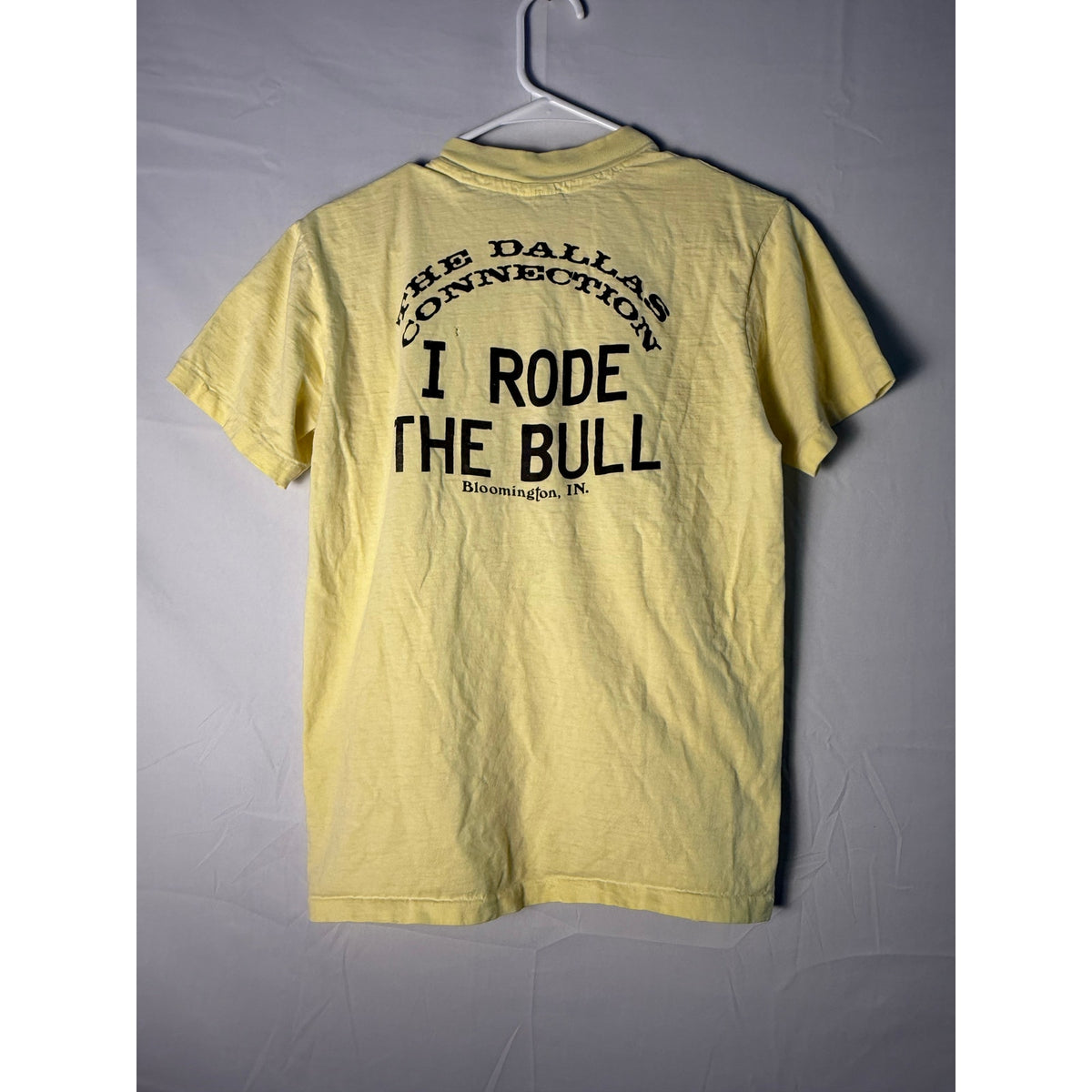 Hanes "I Rode the Bull" The Dallas Connection Graphic Print Yellow Shirt Medium