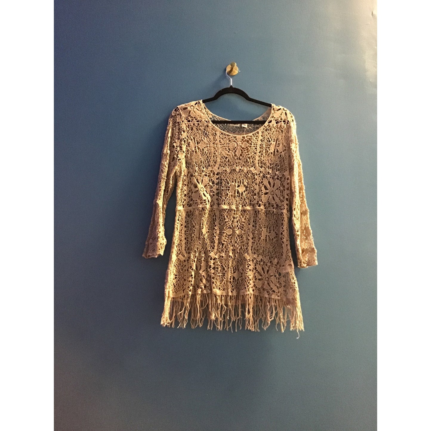 Y2k Cato Beige Crochet top 10 Long Sleeve Shirt Fringed Hem Women's Size Medium