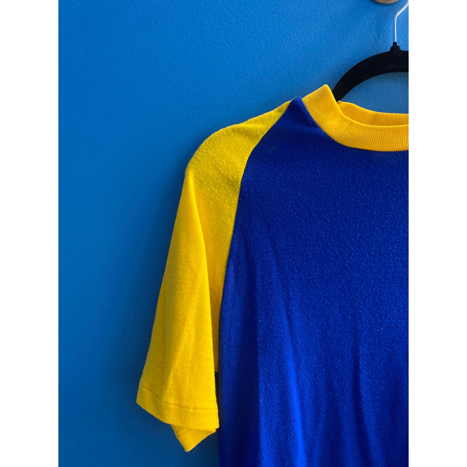 Vintage Colorblock Round Neck Cotton Blend Blue Yellow T-Shirt Mens Size Medium?