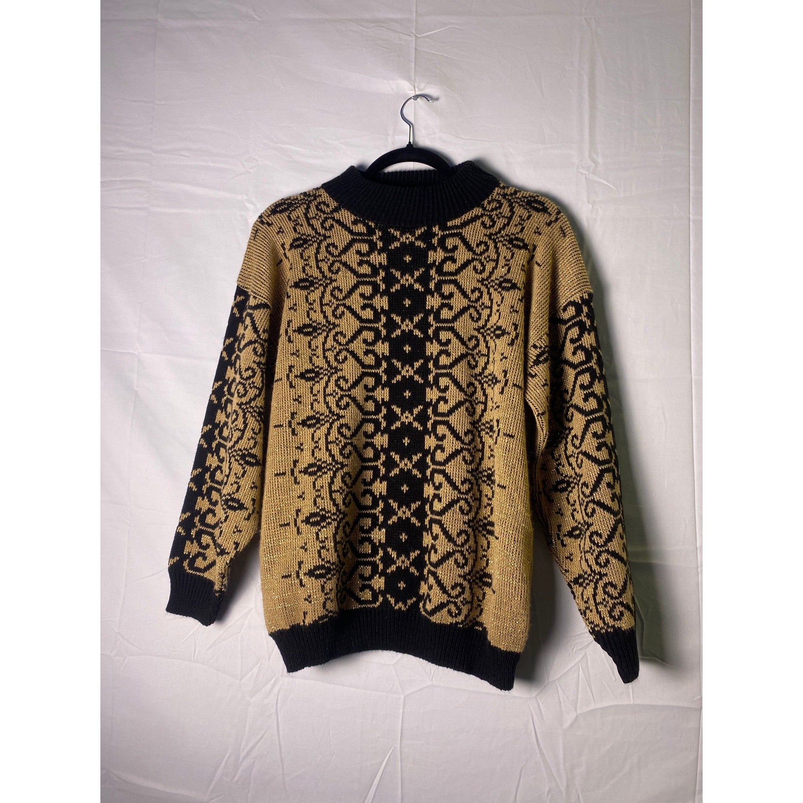 Vintage Arielle Beige Black Metallic Thread Crew Neck Pullover Sweater Size Small