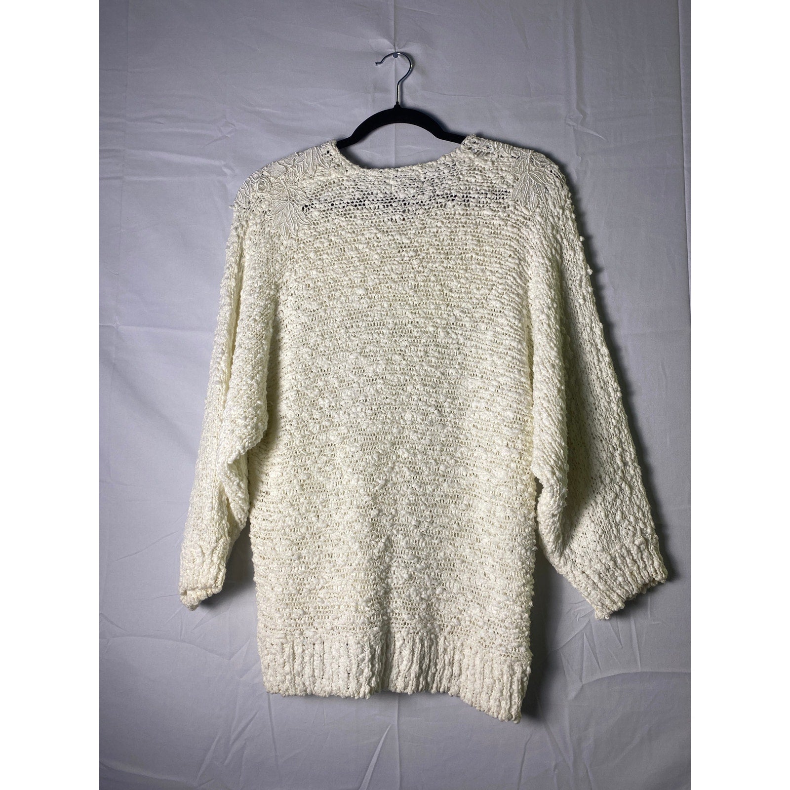 Bonnie & Bill White Floral Pearl V-neck Embellished Sweater Women's Size Medium