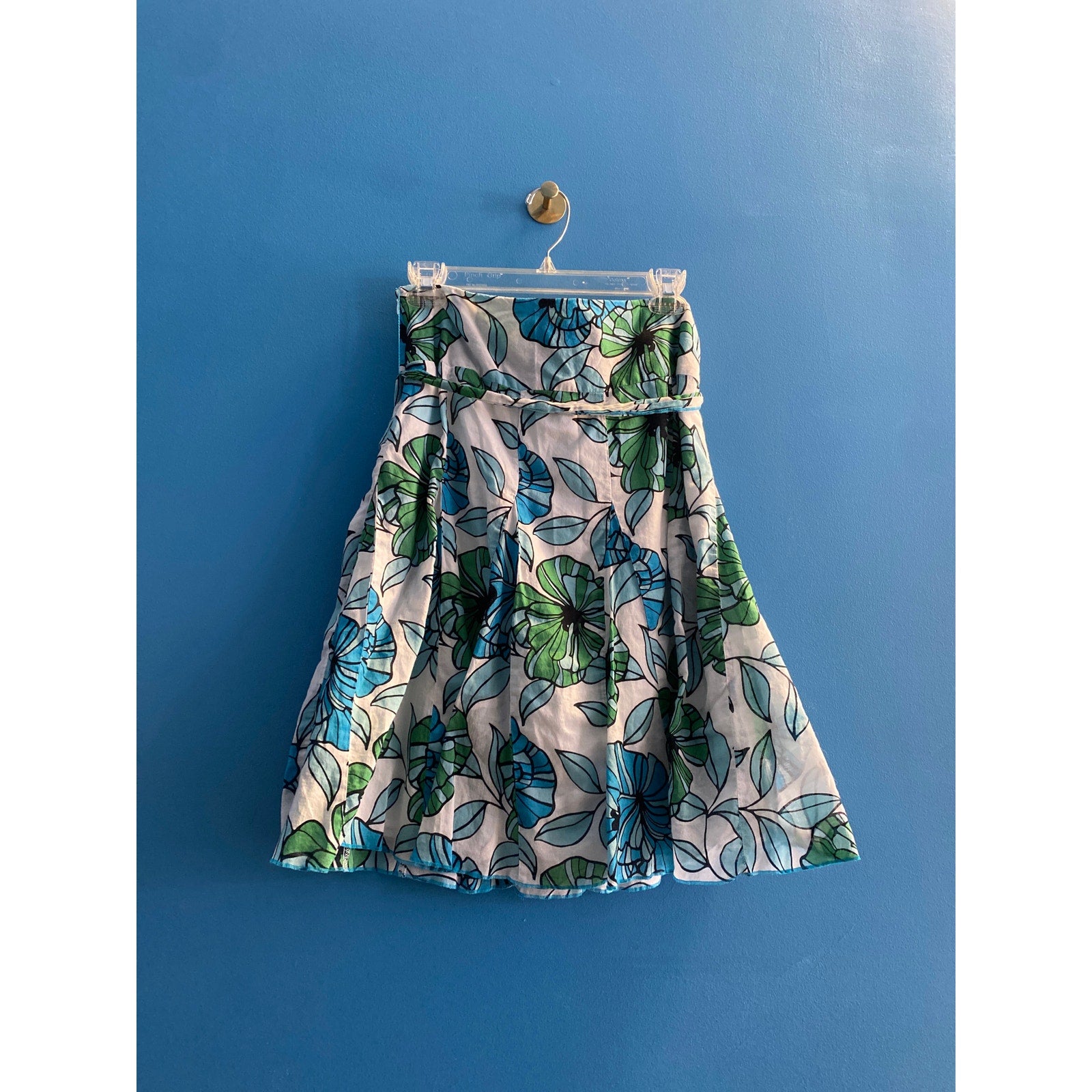 Apt. 9 Side Zip Knee Length Blue & White Tropical Floral A-Line Pleated Skirt 6