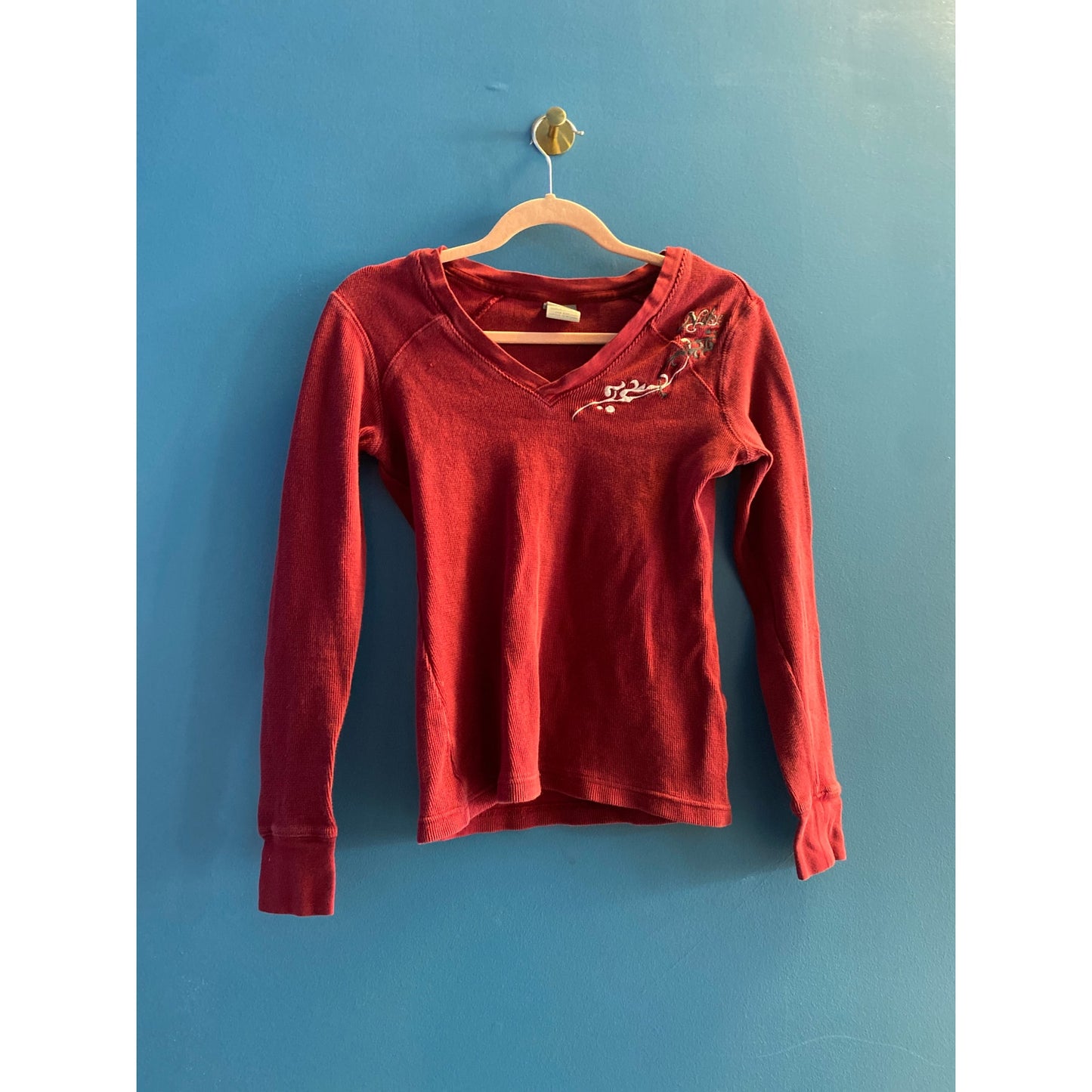 Y2K Nike V-Neck Top w/ Embroidery Floral Red Maroon Long Sleeve Thermal Shirt M