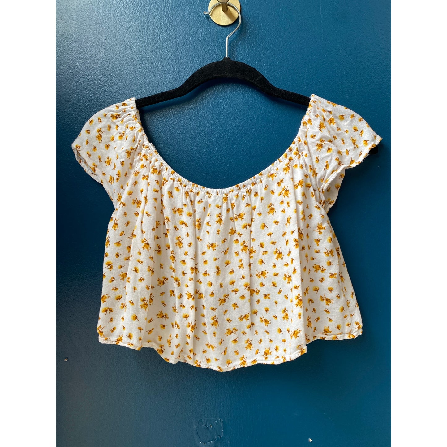Forever 21 Cream w/ Yellow Floral Off Shoulder Crop Top Womens Size Small