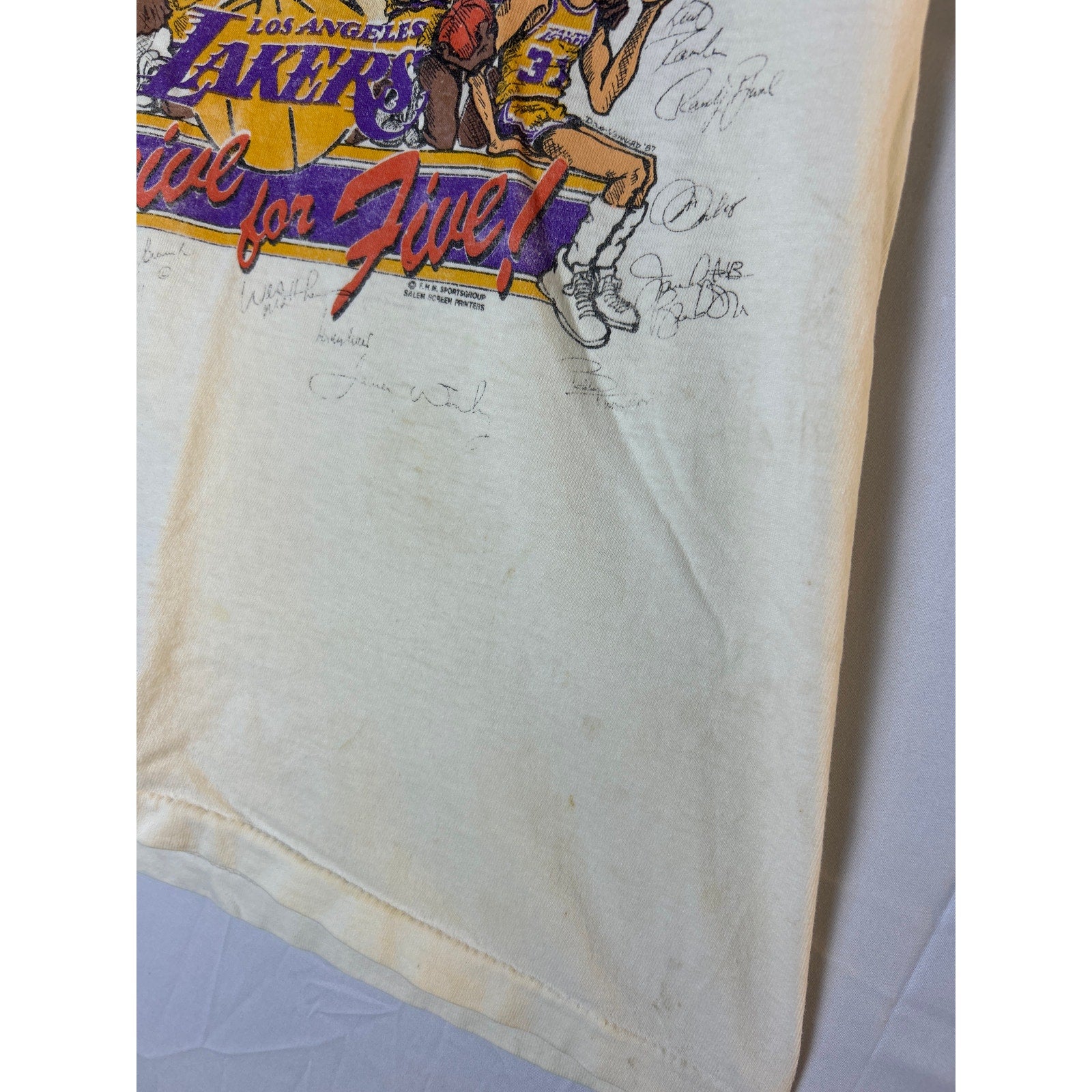 Screen Stars 1987 LA LAKERS World Champs The Drive For 5 Print White Shirt Large