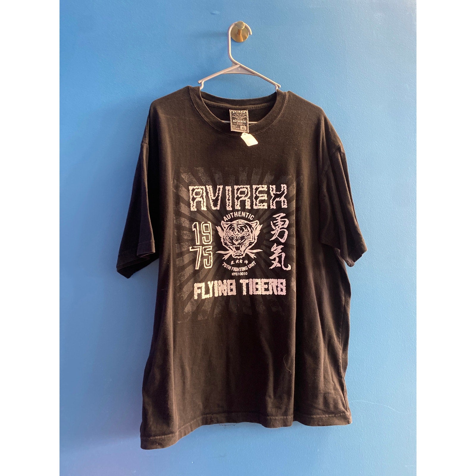 Vintage Avirex 1975 Flying Tigers Graphic Print Shirt Streetwear Men's Size XL