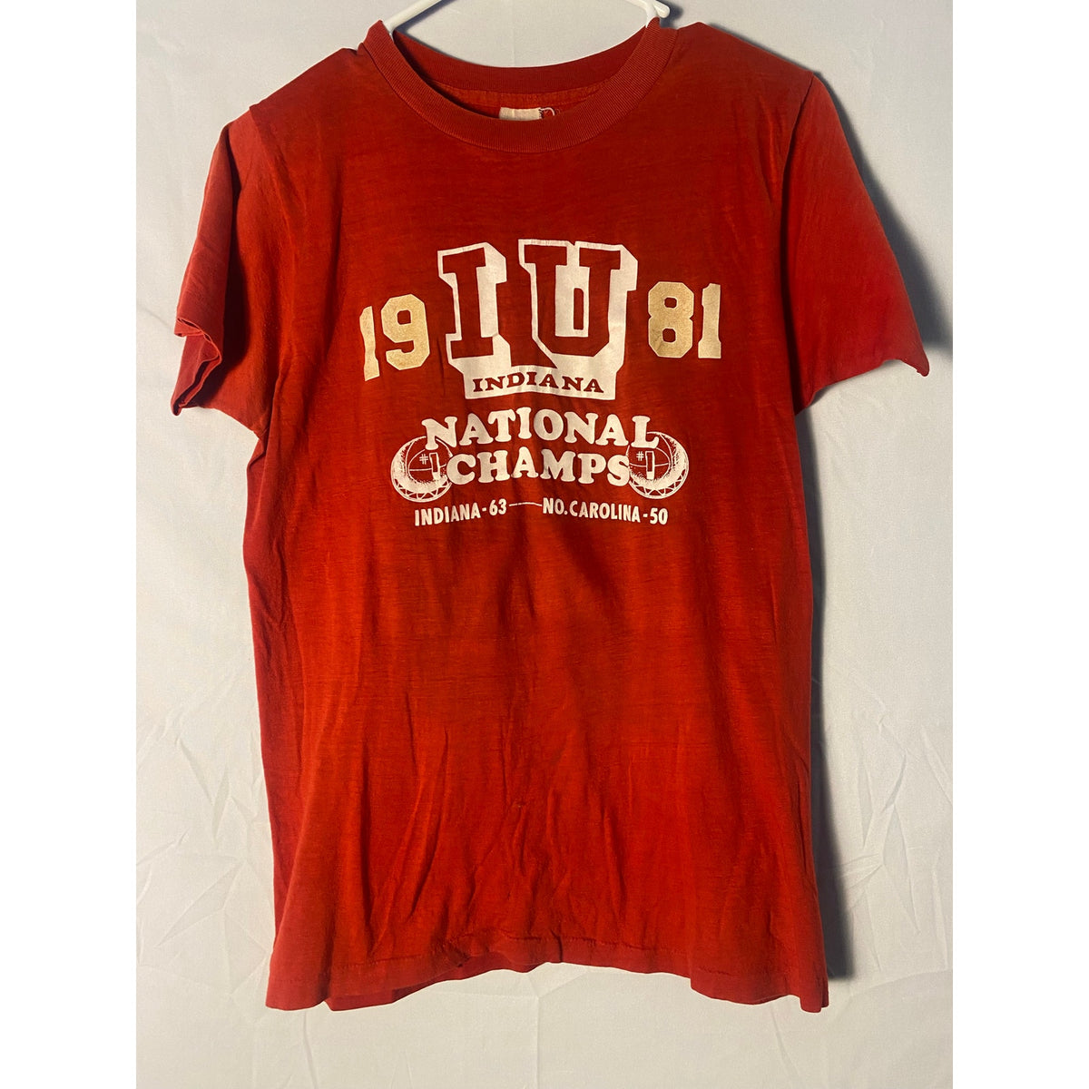 Vintage 1981 NCAA National Championship Basketball Graphic Print Red Shirt Small