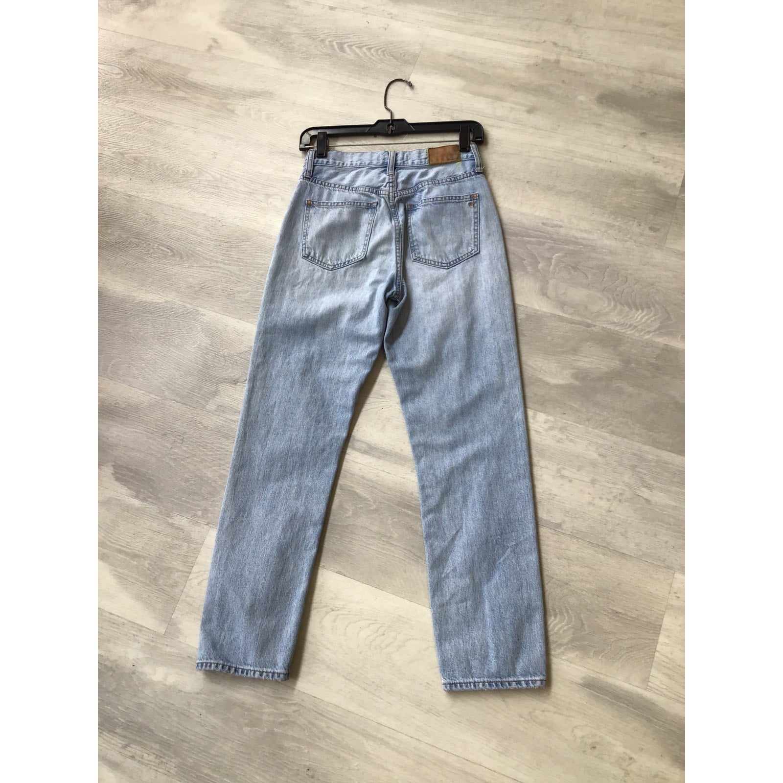 Madewell Light Wash Tapered Leg Jeans Blue Denim Pockets Women's Size 25