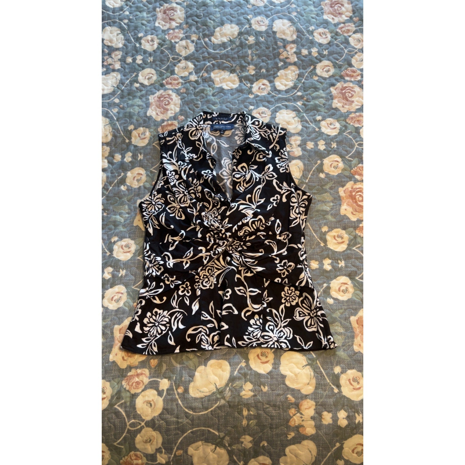 Vintage Jones New York Black White Floral V-neck Shirt Sleeveless Women's Medium