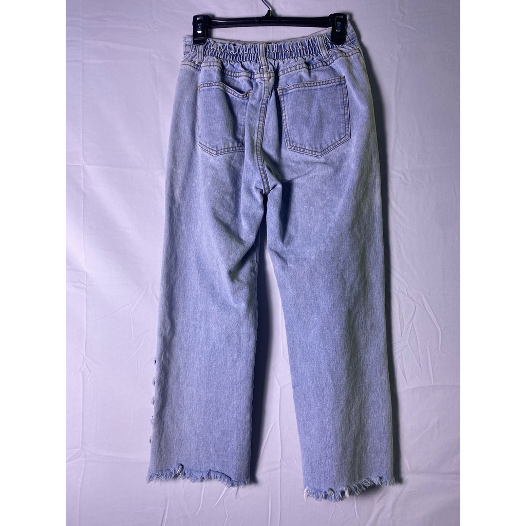 Davida Light Wash Wide Leg Cut-Off Buttoned Ankle Cropped Jeans Women's Medium