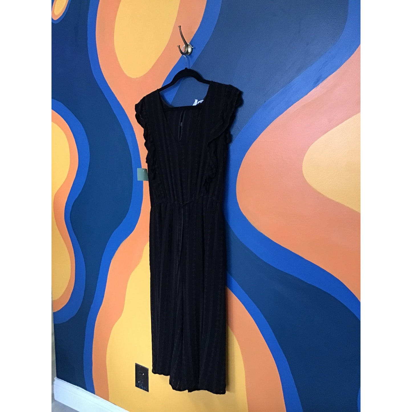 BB Dakota Black Waist Tie Eyelet V-neck Ruffled Jumpsuit Womens Size Large