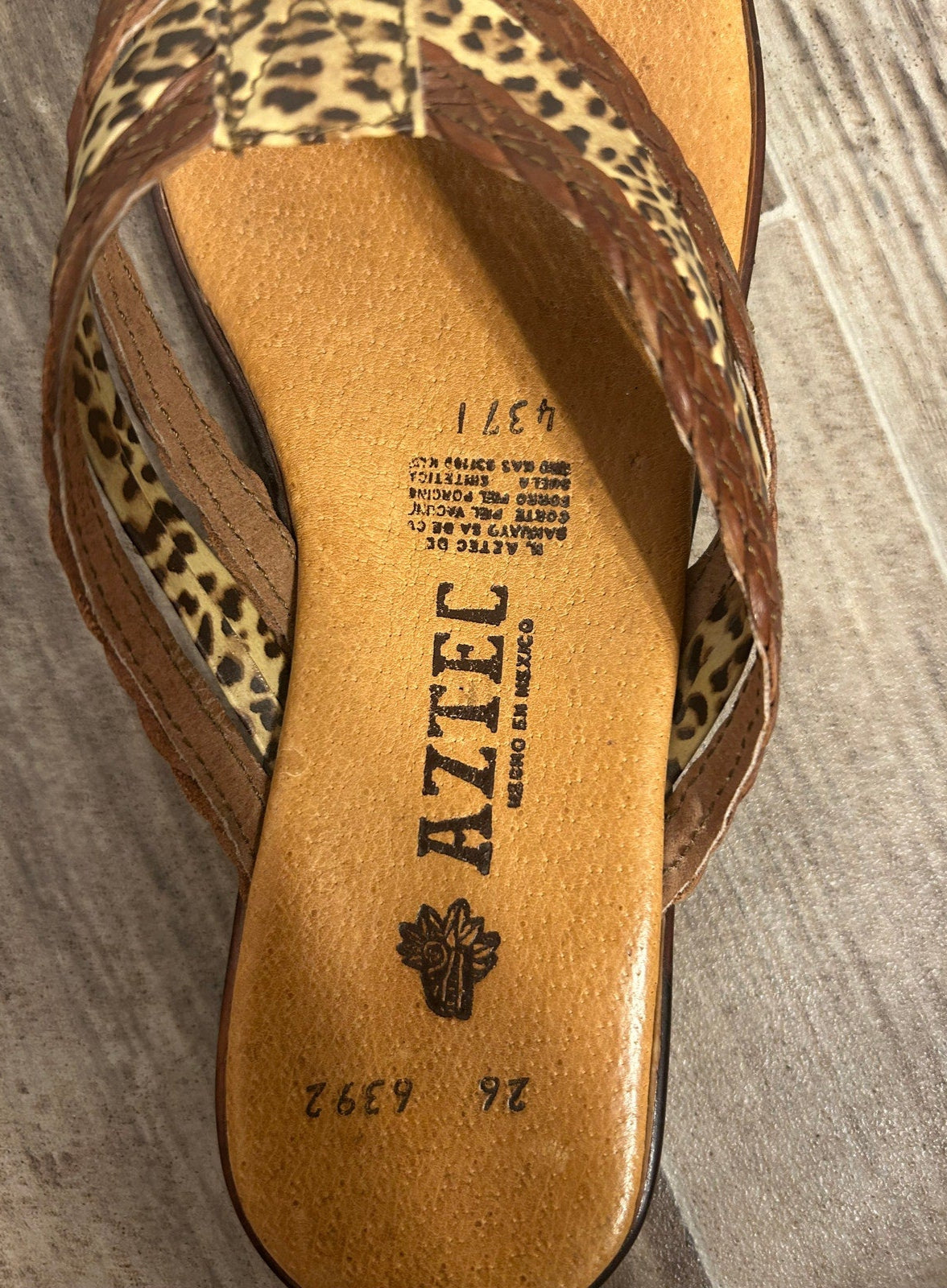 Aztec Brown Leopard Flip Flops Flat Sandals Women's Size 7.5