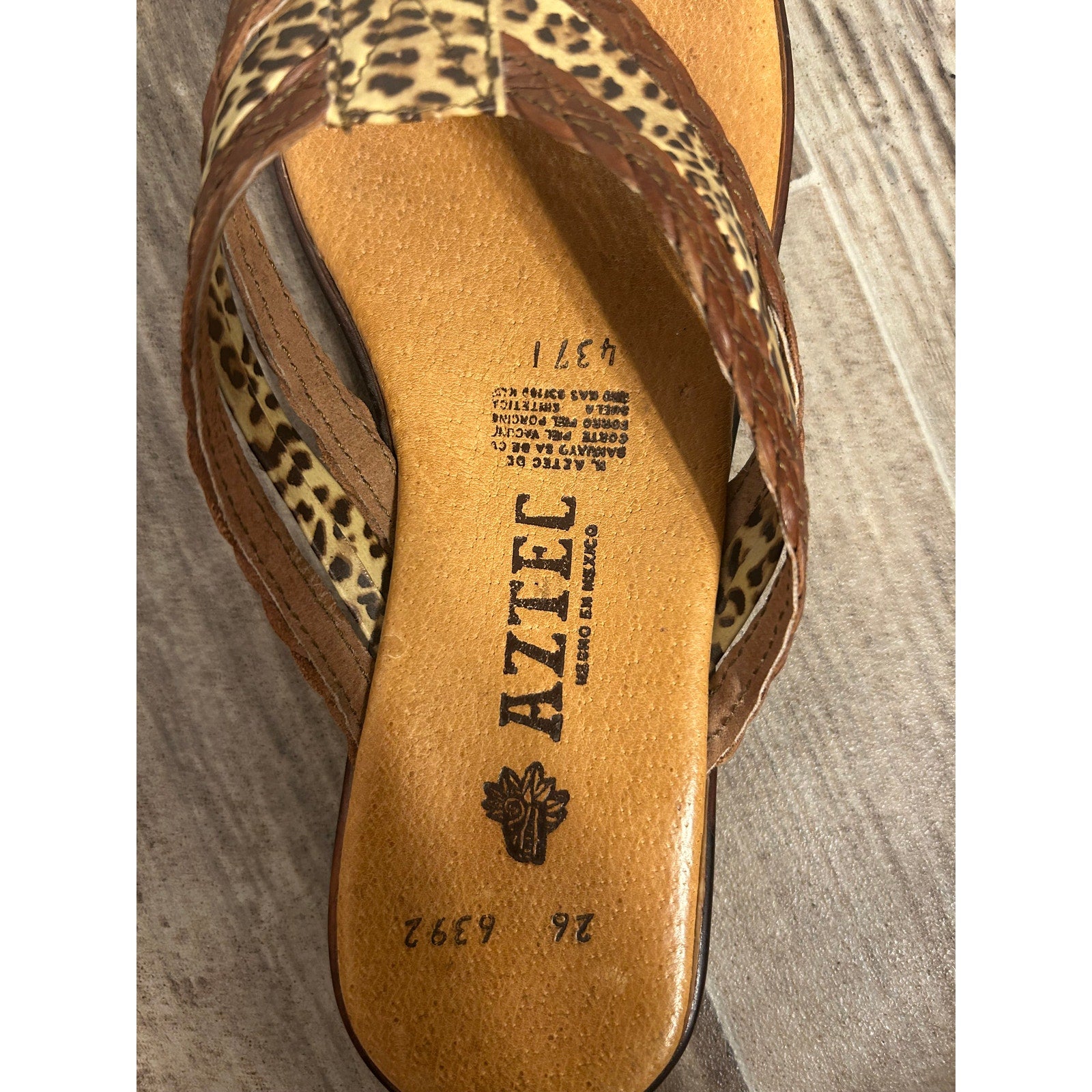 Aztec Brown Leopard Flip Flops Flat Sandals Women's Size 7.5