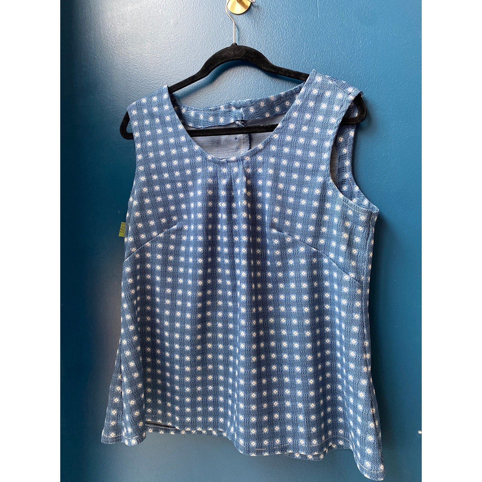 Vintage 60s Handmade Blue Jacquard Knit Top Blue White Sleeveless Size XL-XXL