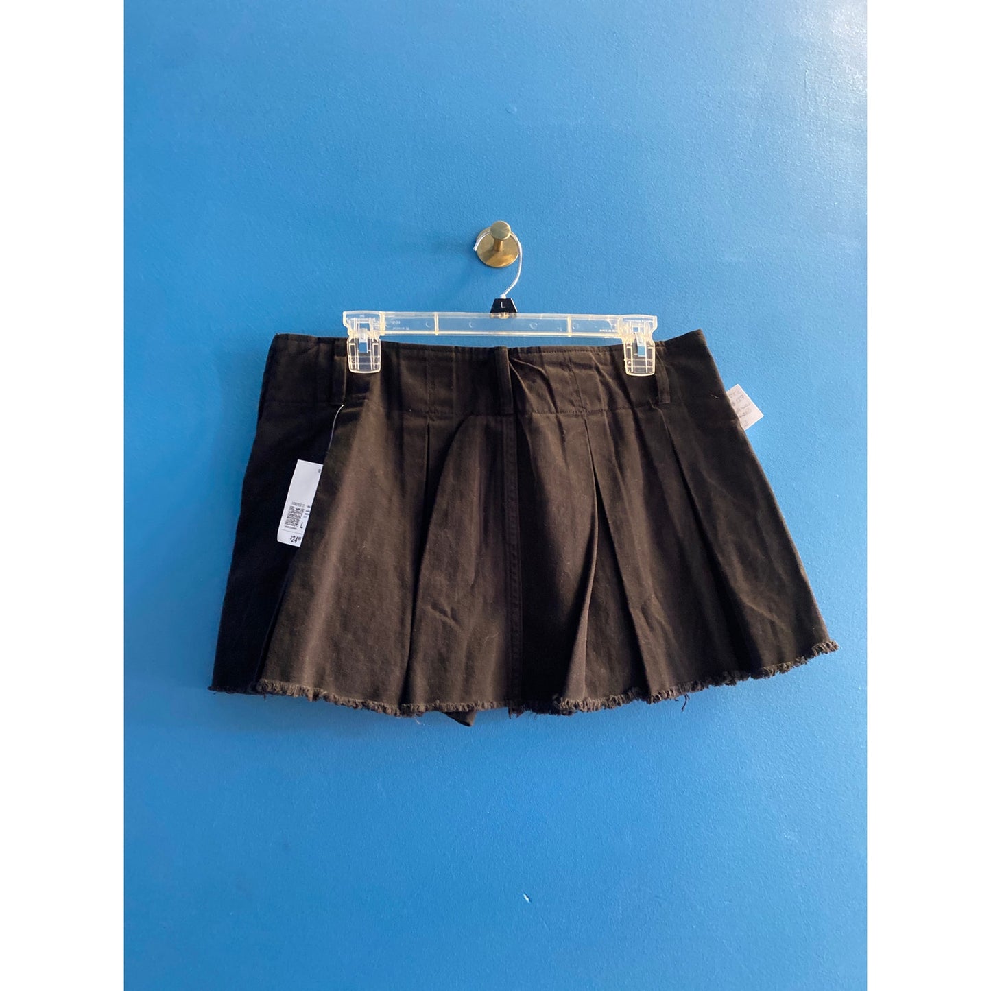 Forever 21 Black Pleated Low Rise Mini Skort Side Zip Frayed Hem Size Large NWT