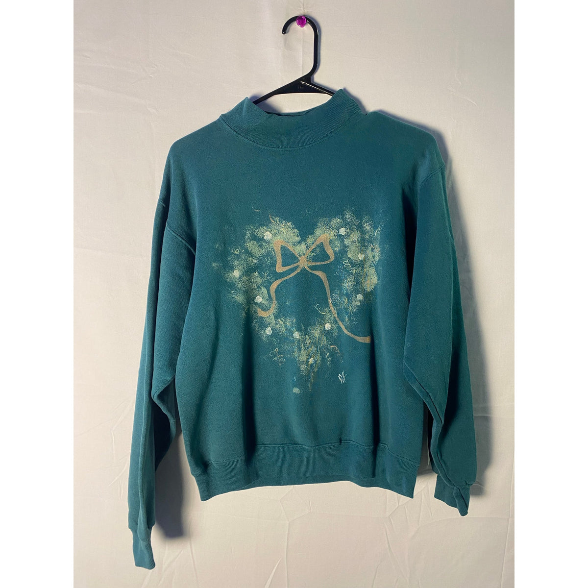 Hanes Bow Heart Shaped Green Crewneck Pullover Sweater Women's Size Medium
