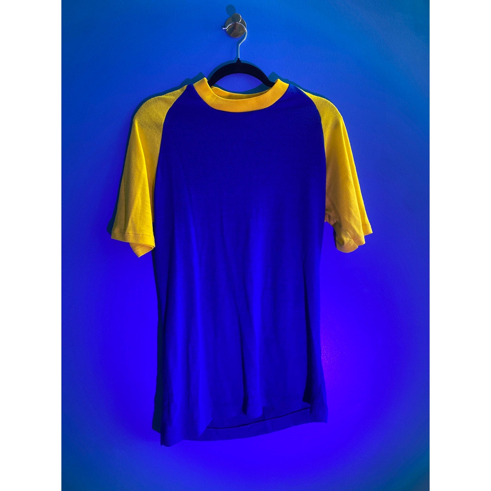 Vintage Colorblock Round Neck Cotton Blend Blue Yellow T-Shirt Mens Size Medium?